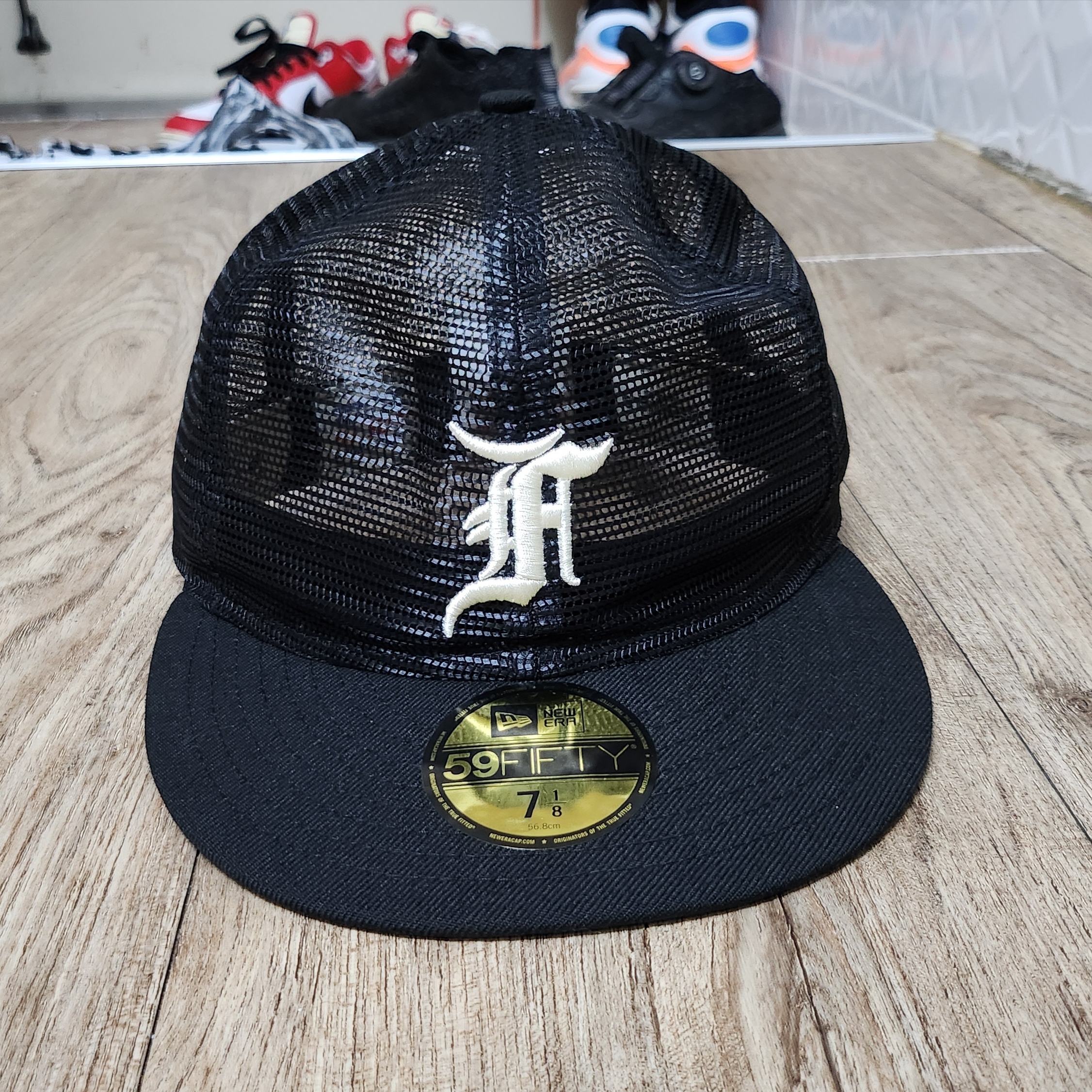 Essentials x New Era 59FIFTY Mesh Cap Navy 착용 스타일 - 1