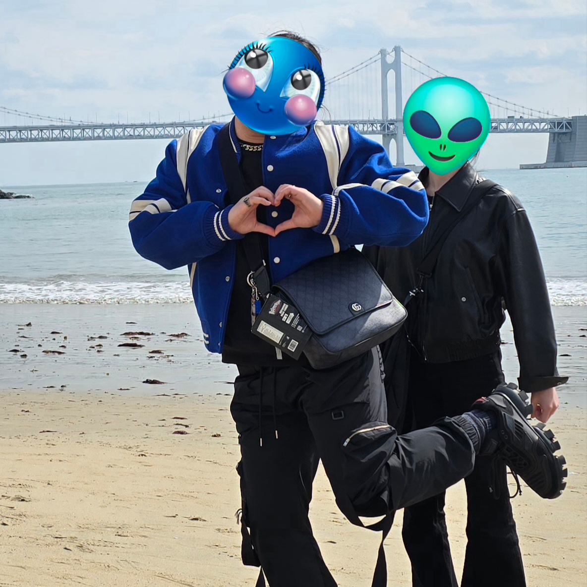 Ader Error Sig; TRS/BL Tag Sweatshirt 01 Black, Ader Error Twit Jumper Blue 착용 스타일