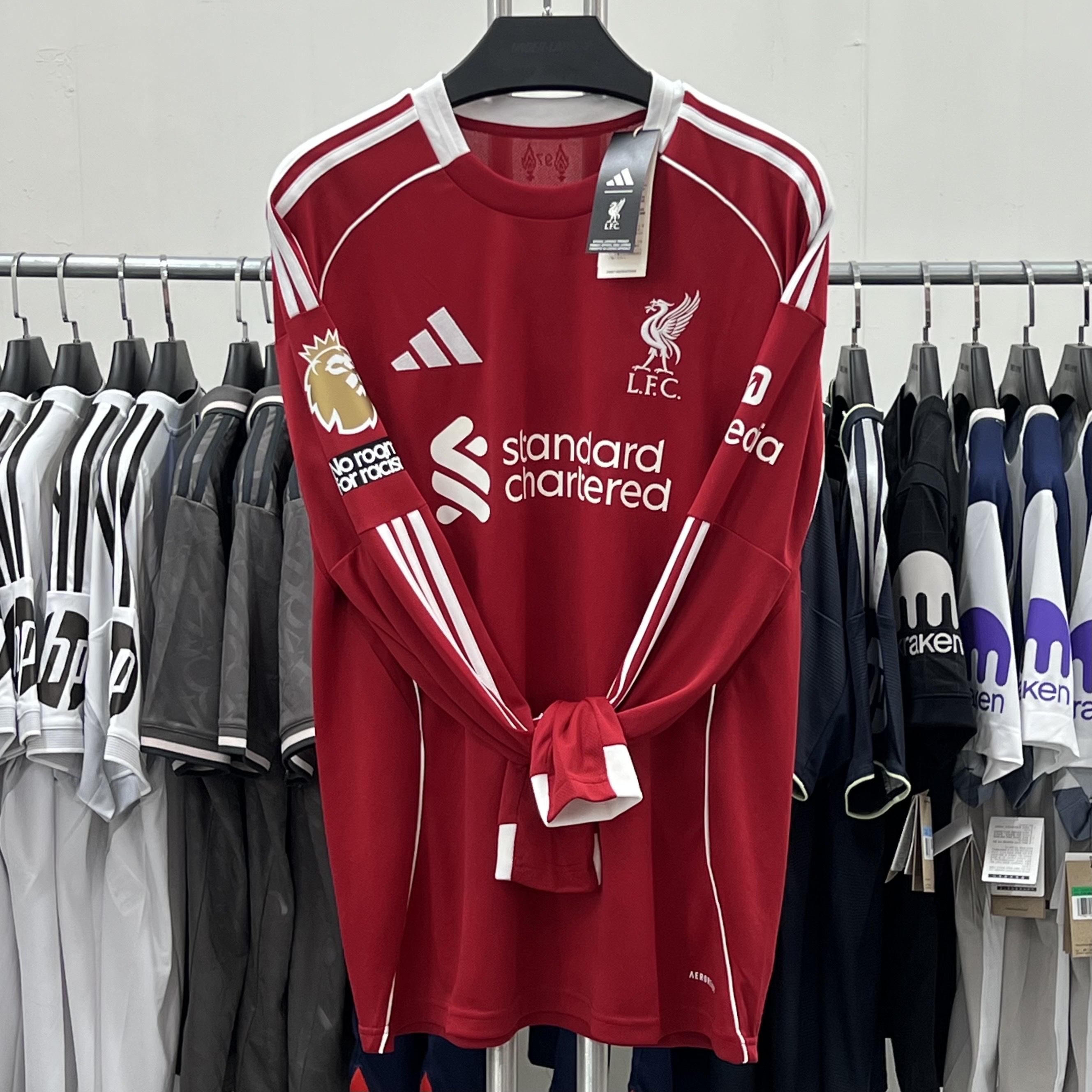Adidas Liverpool FC 2025/26 Home Long Sleeve Jersey Strawberry Red - KR Sizing (Non Marking Ver.), Adidas Liverpool FC 2025/26 Home Jersey Strawberry Red - KR Sizing (Non Marking Ver.) 착용 스타일 - 2