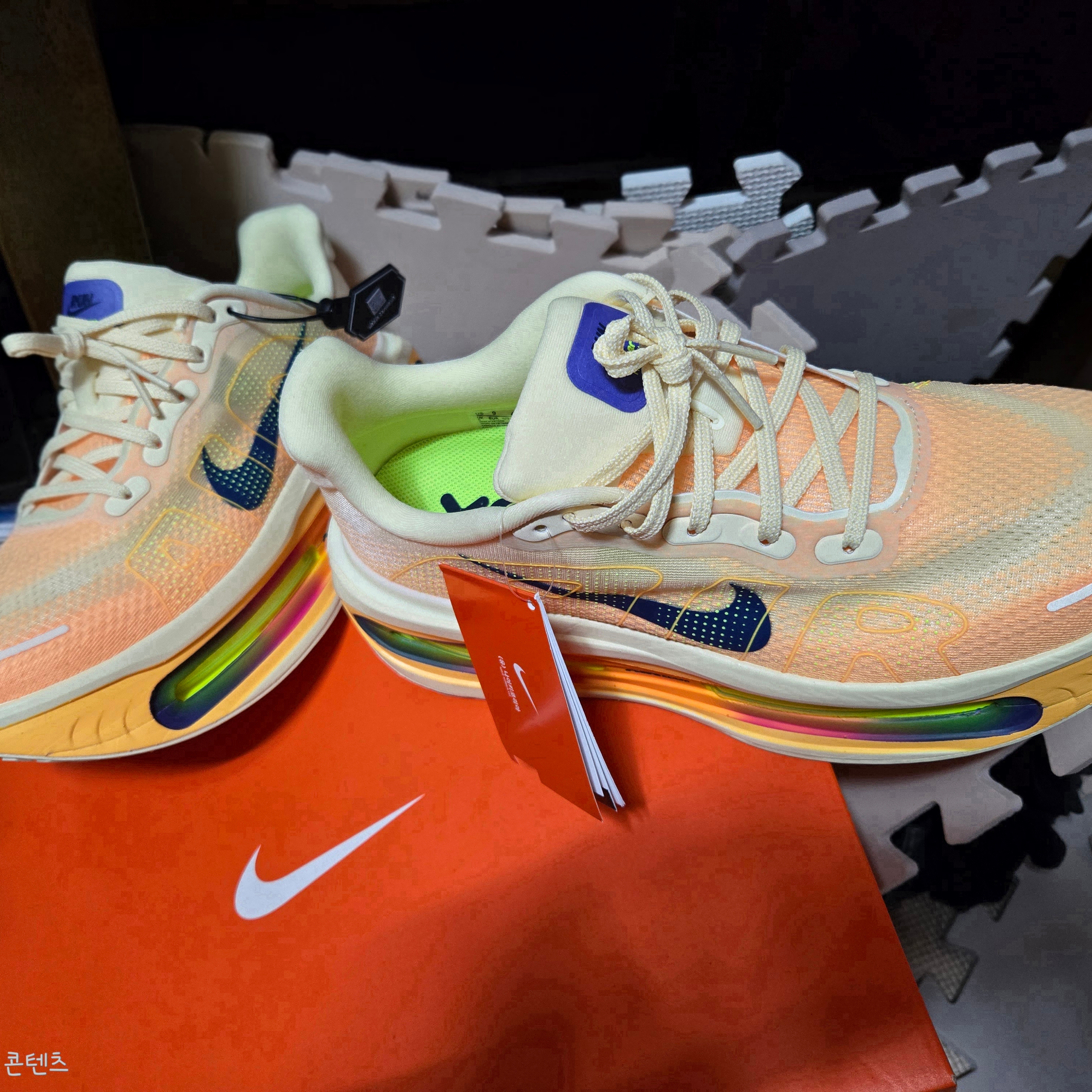 Nike Vomero Premium Alabaster Blue Void 착용 스타일