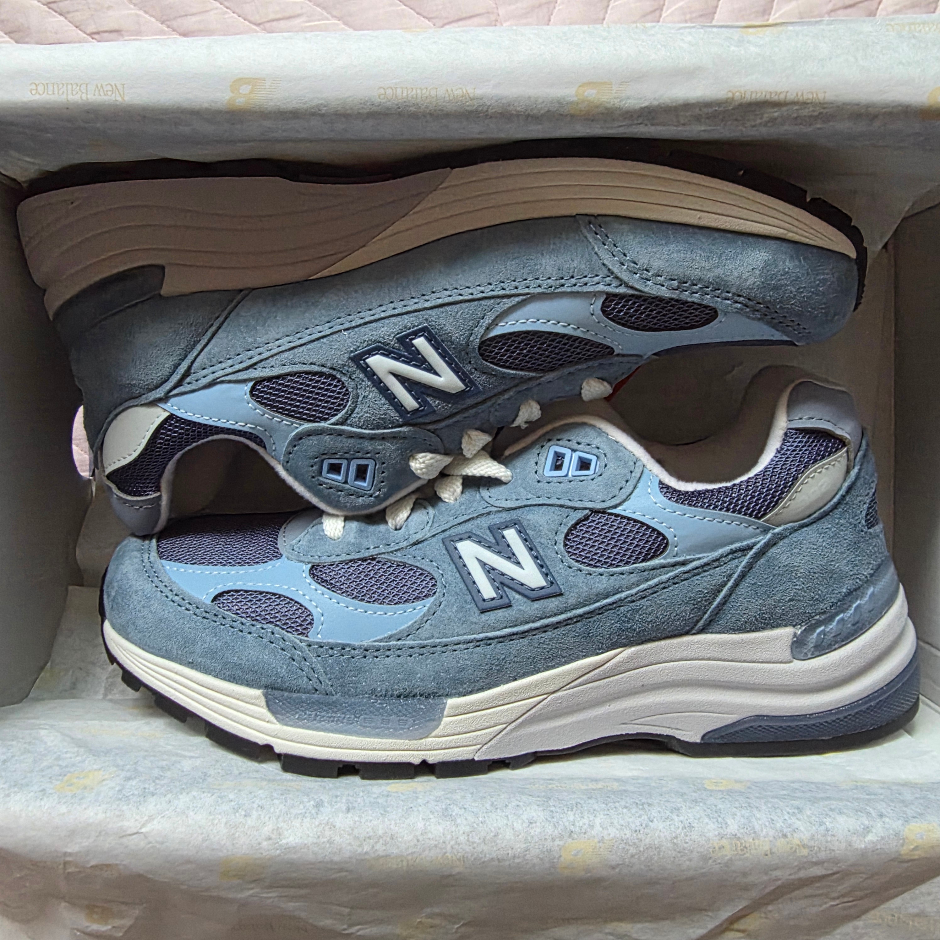 New Balance 992 Made in USA Dusk Shower 착용 스타일