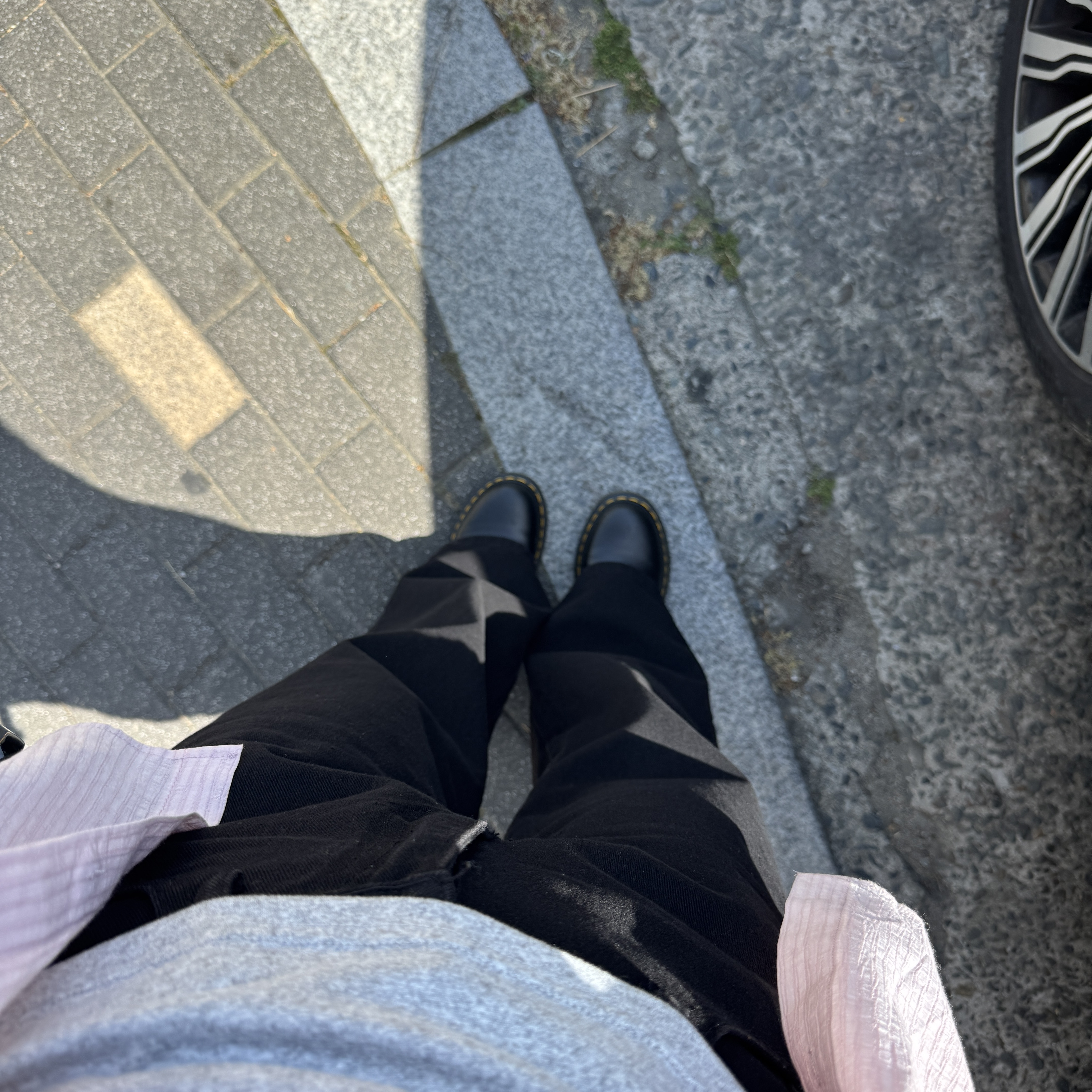 Dr. Martens 1461 Smooth Black 착용 스타일 - 1