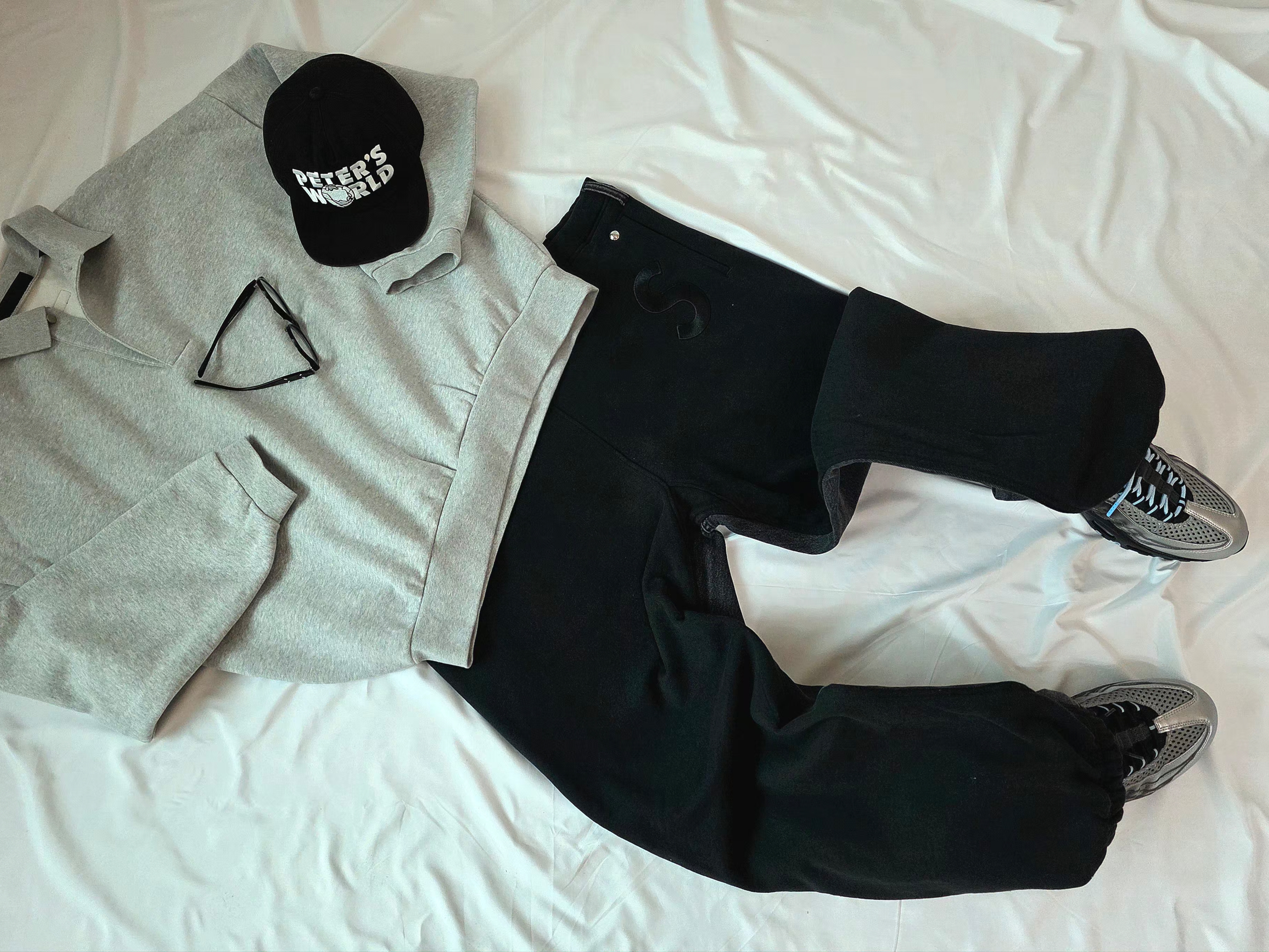 Essentials Long Sleeve Polo Light Heather Grey - 24SS, My Name is Peter Peter’s World Cap Black 착용 스타일 - 4