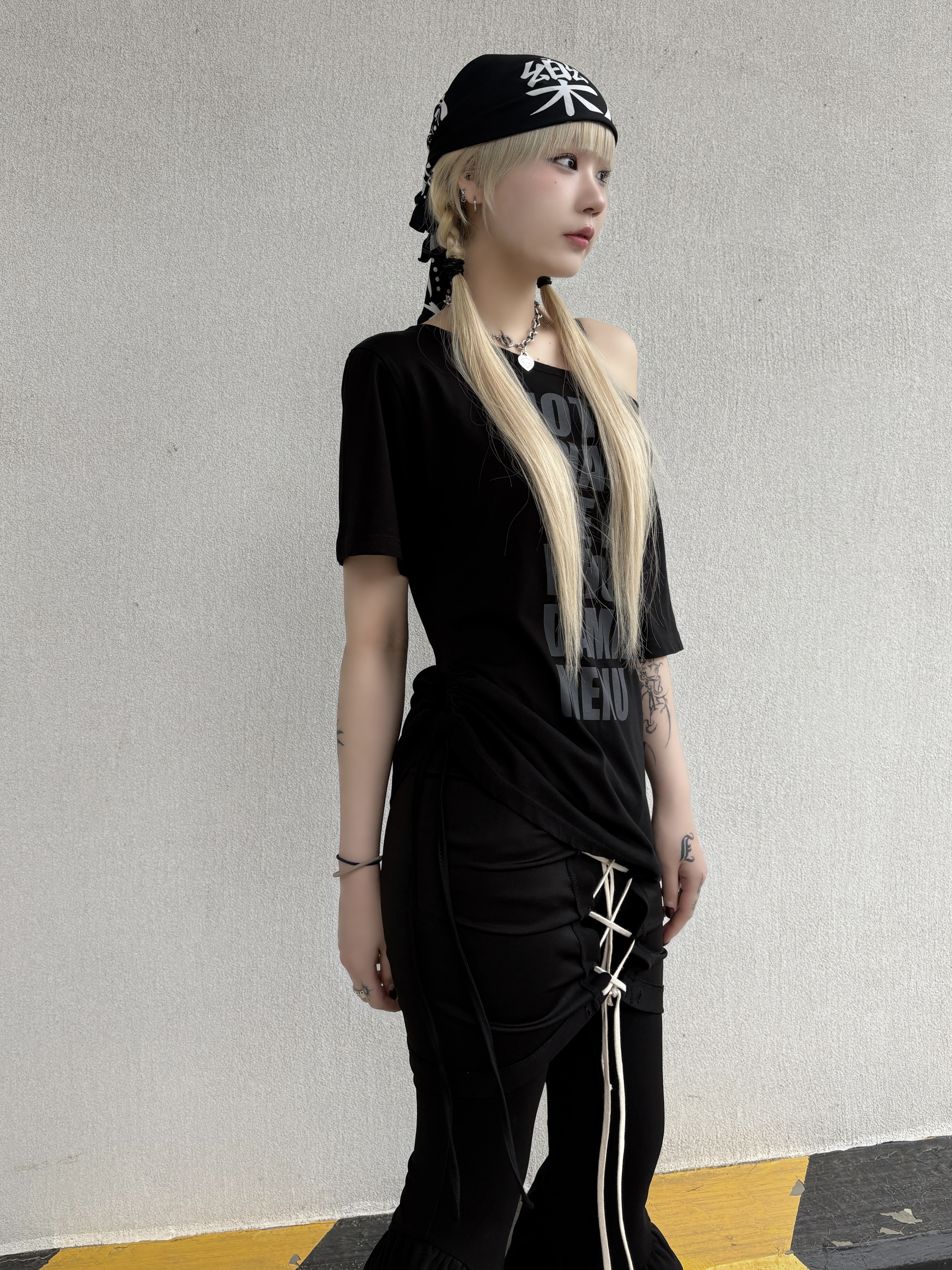 Still Lethardy Lace-Up Convertible Jumpsuit Black 착용 스타일 - 3