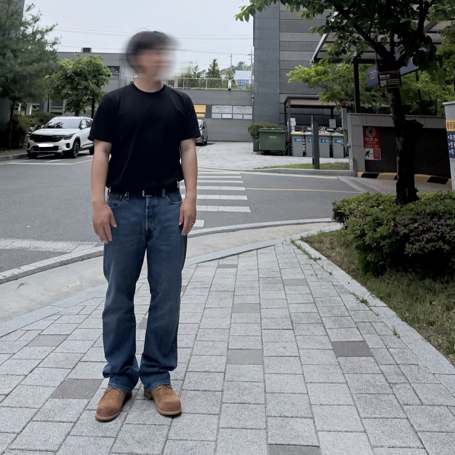 Levi's 501 Original Fit Jean Midium Indigo 착용 스타일