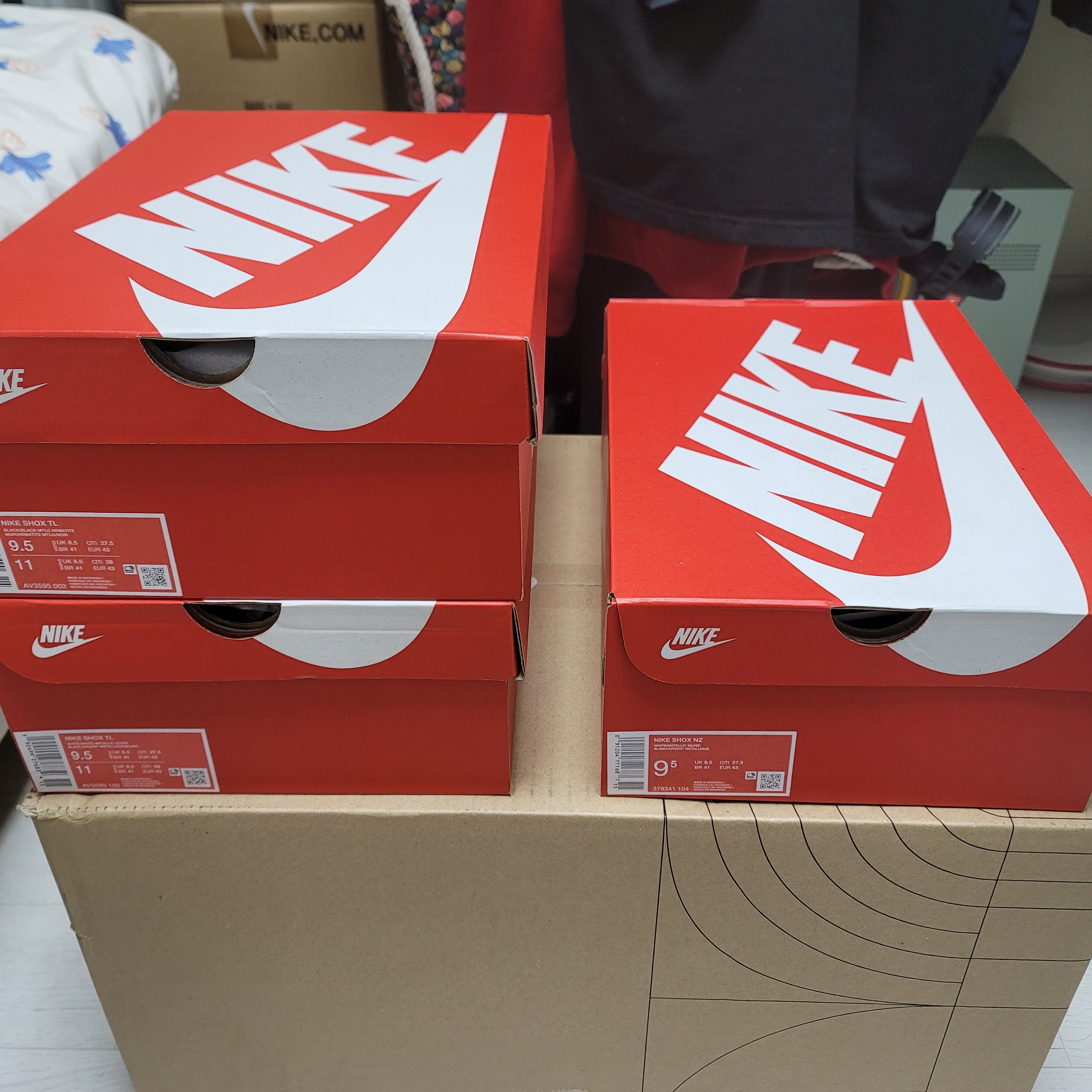 Nike Shox NZ White Sport Red, Nike Shox TL Metallic Silver 착용 스타일 - 2
