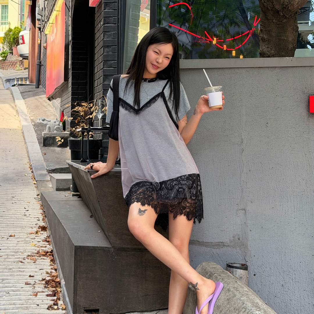 Thevinylhouse Lace Layered One-Piece (W) Grey 착용 스타일