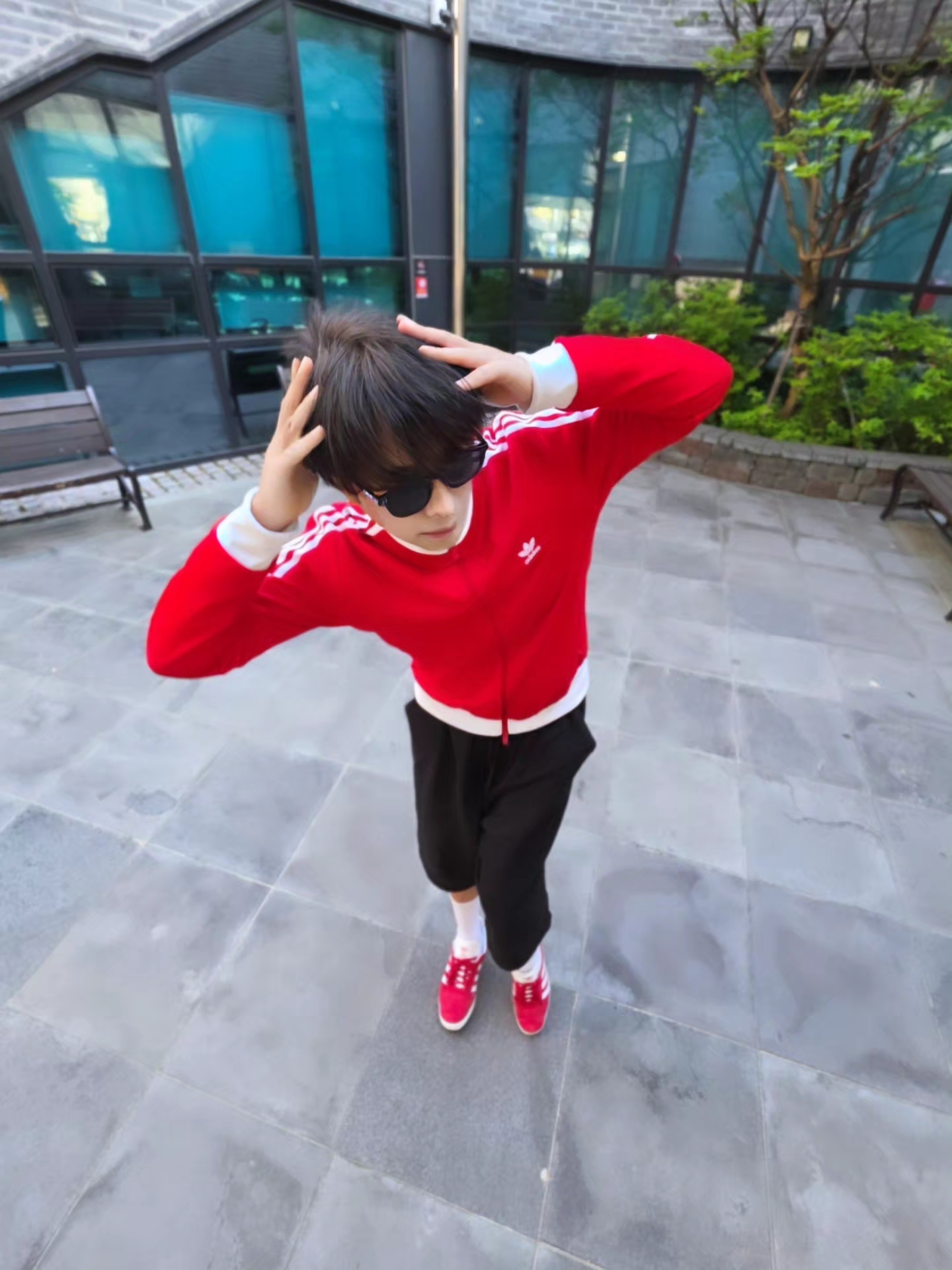 Adidas Adicolor Classic Beckenbauer Track Top Better Scarlet White - US Sizing, Adidas Adicolor Classic Beckenbauer Track Top Better Scarlet White - KR Sizing 착용 스타일 - 2