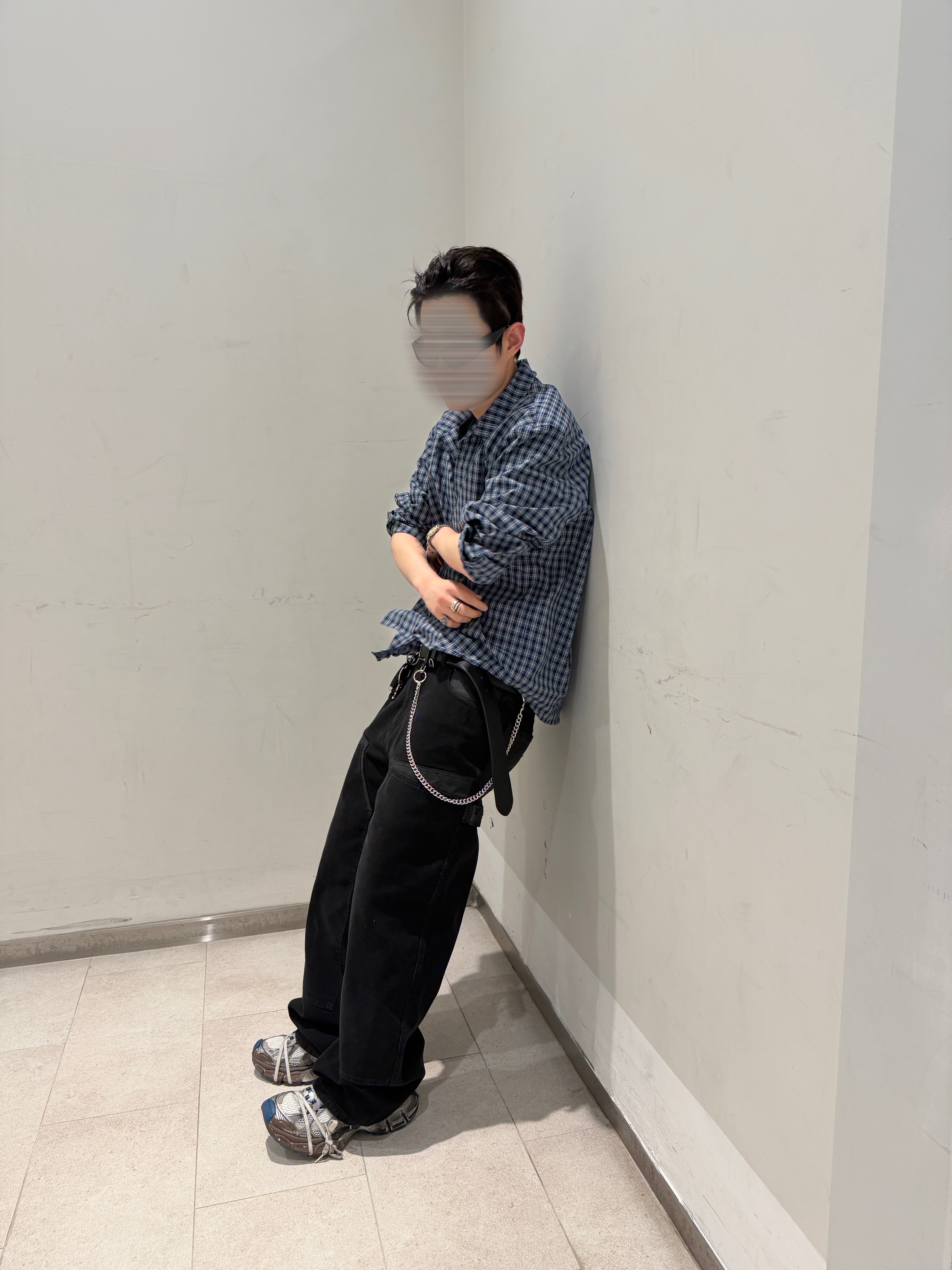 Nonnod Wire Shirt Blue, Nonnod Patina Double Knee Pants Faded Black 착용 스타일 - 3