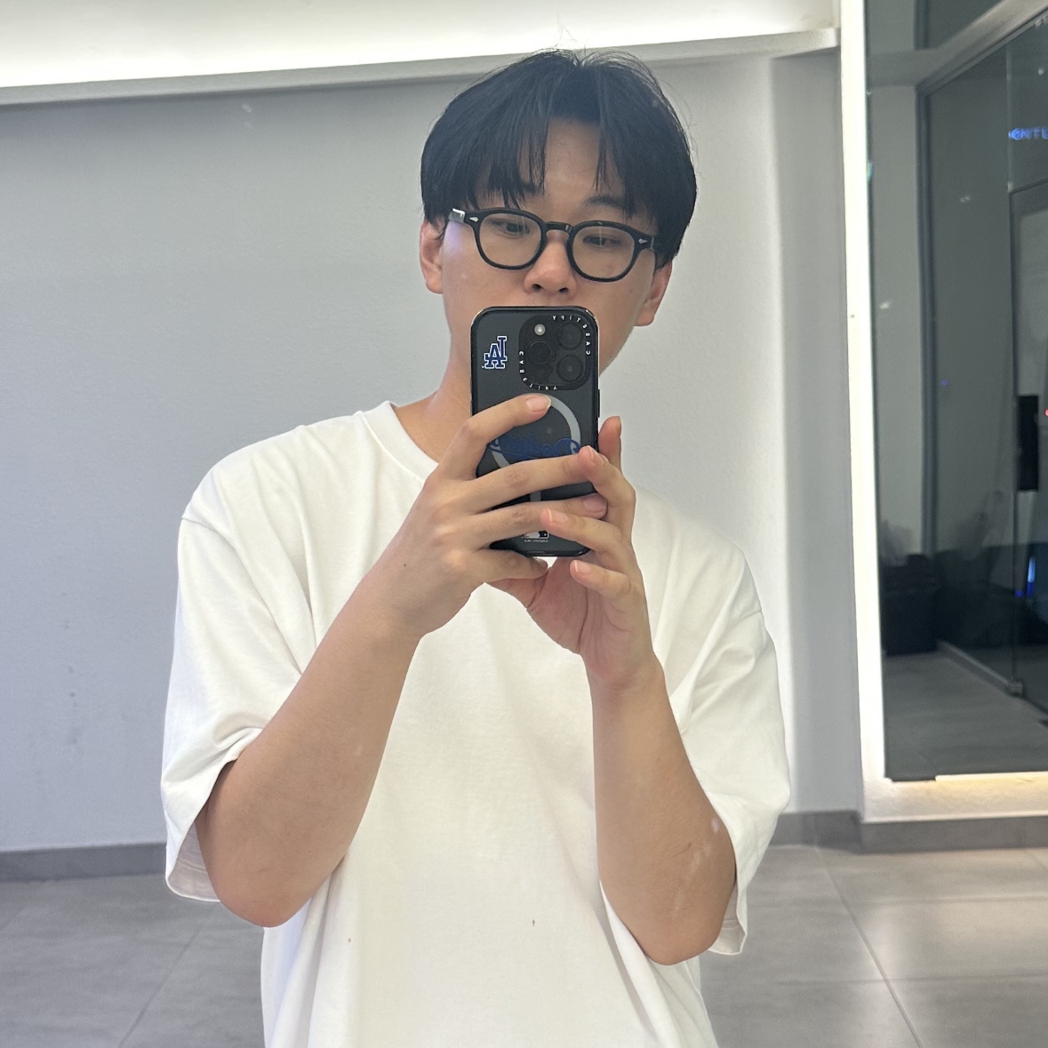 Moscot Lemtosh Black, Wooyoungmi Flower Print Back Logo T-Shirt White Pink - 21SS 착용 스타일