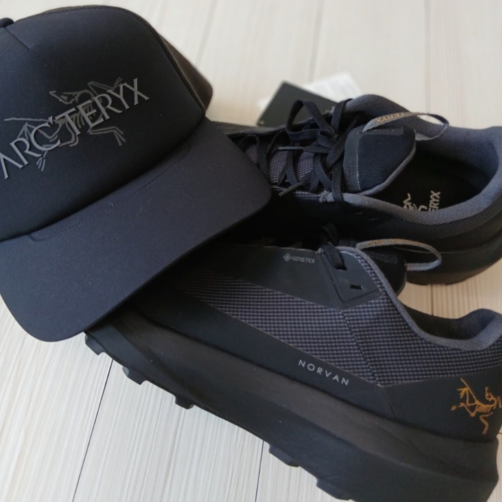 Arc'teryx Norvan LD 4 GTX Black, Arc'teryx Bird Word Trucker Hat Black Cloud 착용 스타일
