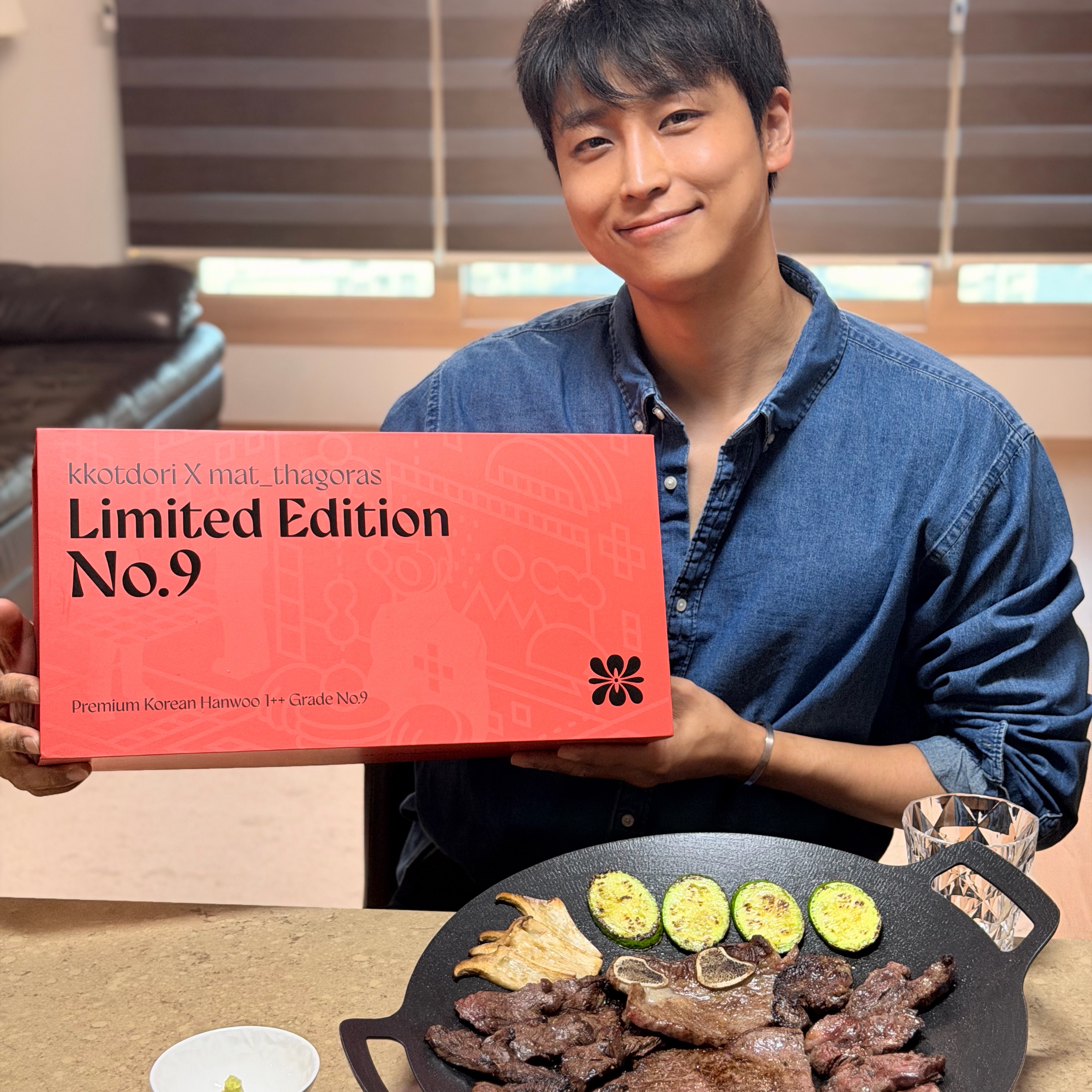 [KREAM 단독] Kkotdori x Mat_tagoras 1++ No.9 Hanwoo Limited Gift Set 착용 스타일 - 1