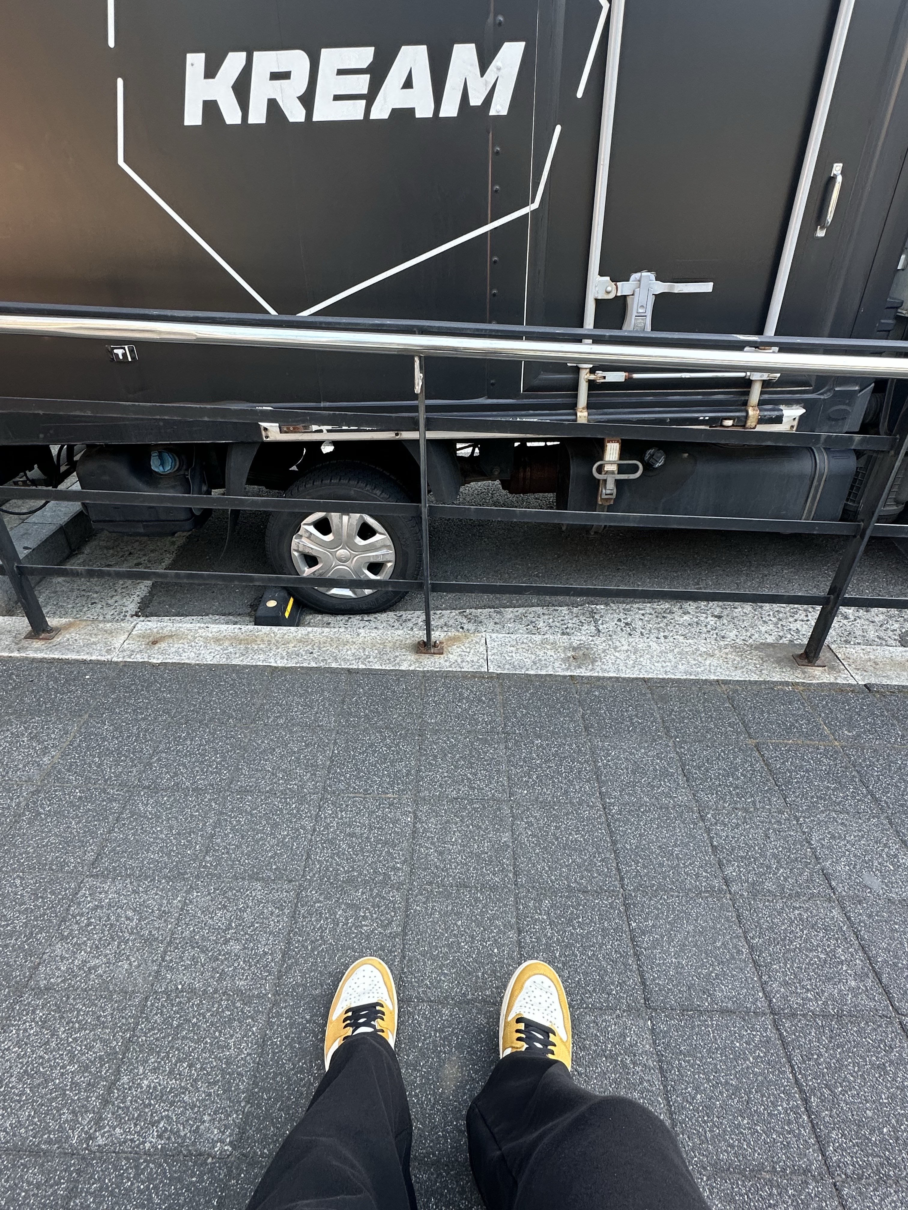 Jordan 1 Retro High OG Yellow Ochre 착용 스타일