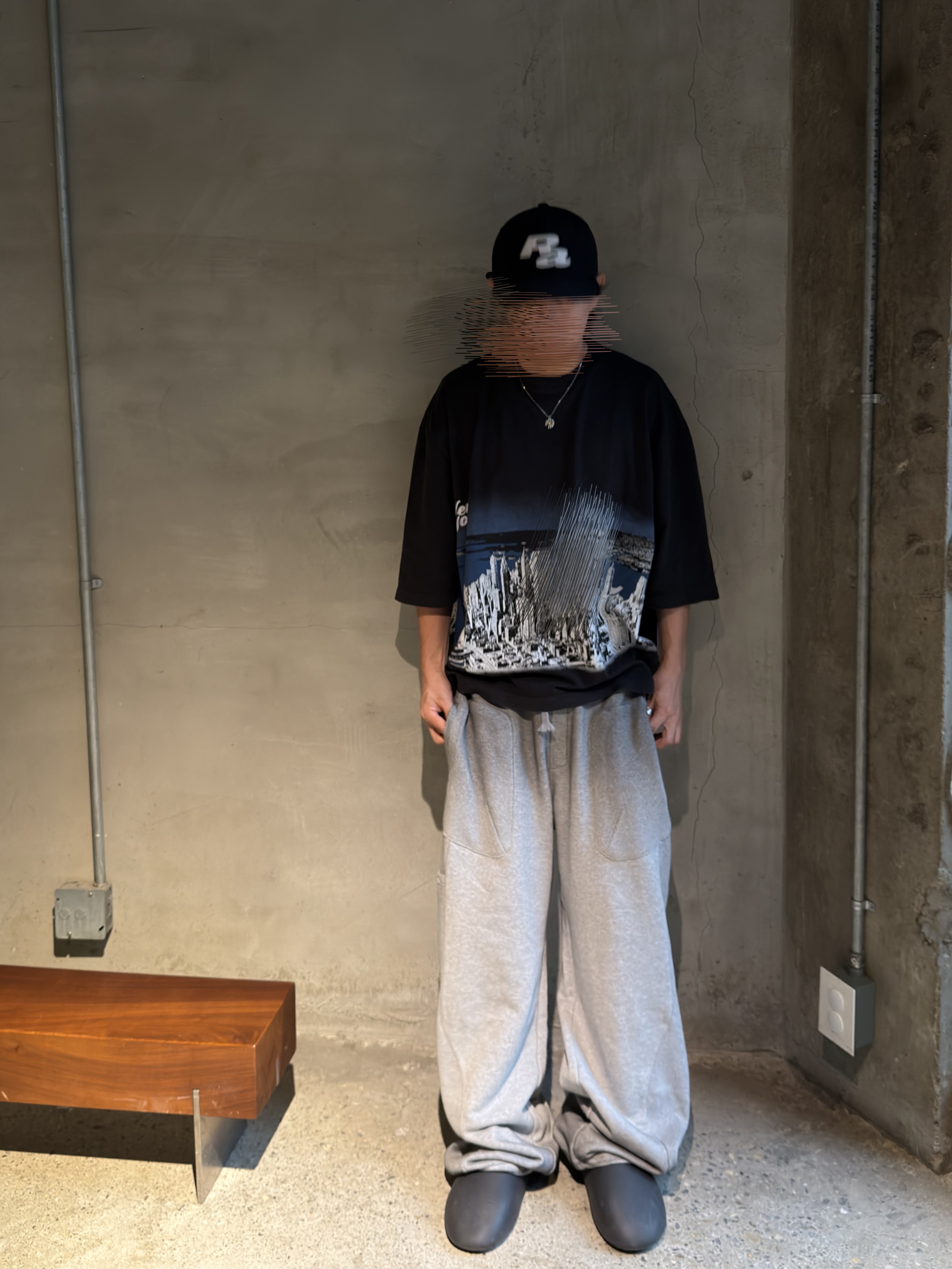 Stussy Mechanix Gloves Black, BLR Waffle Mix Washed Sweat Pants Melange Grey 착용 스타일 - 2