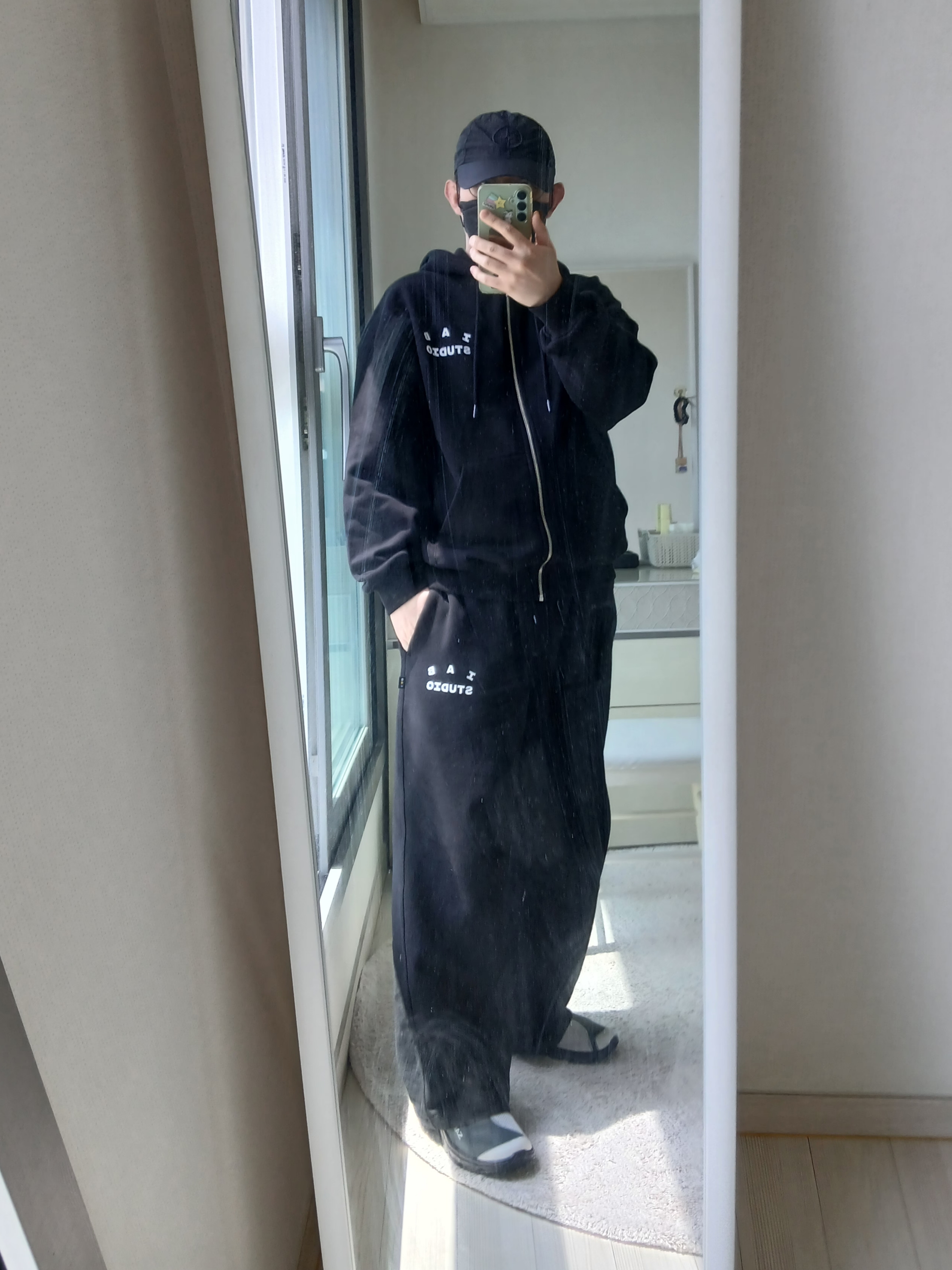 Supreme x The North Face Split 6-Panel Black - 24SS, IAB Studio IAB Sweatpants Black 착용 스타일 - 6