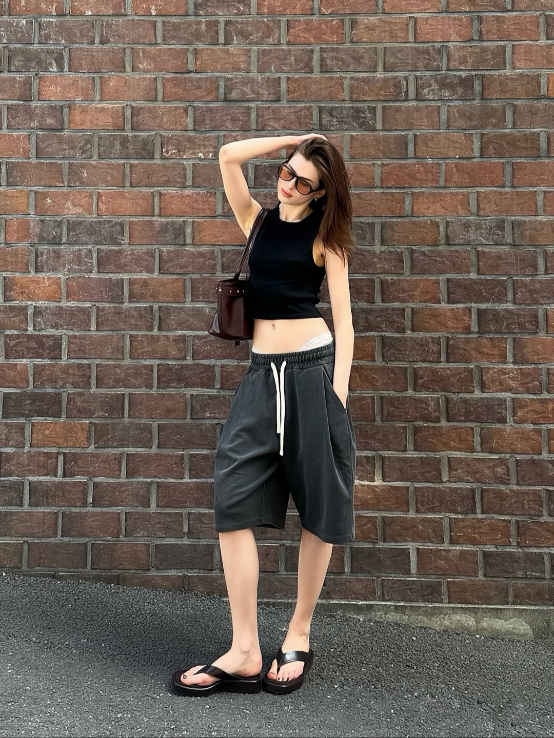 Knitted Pigment Bermuda Traning Half Pants Washing Charcoal 착용 스타일 - 1