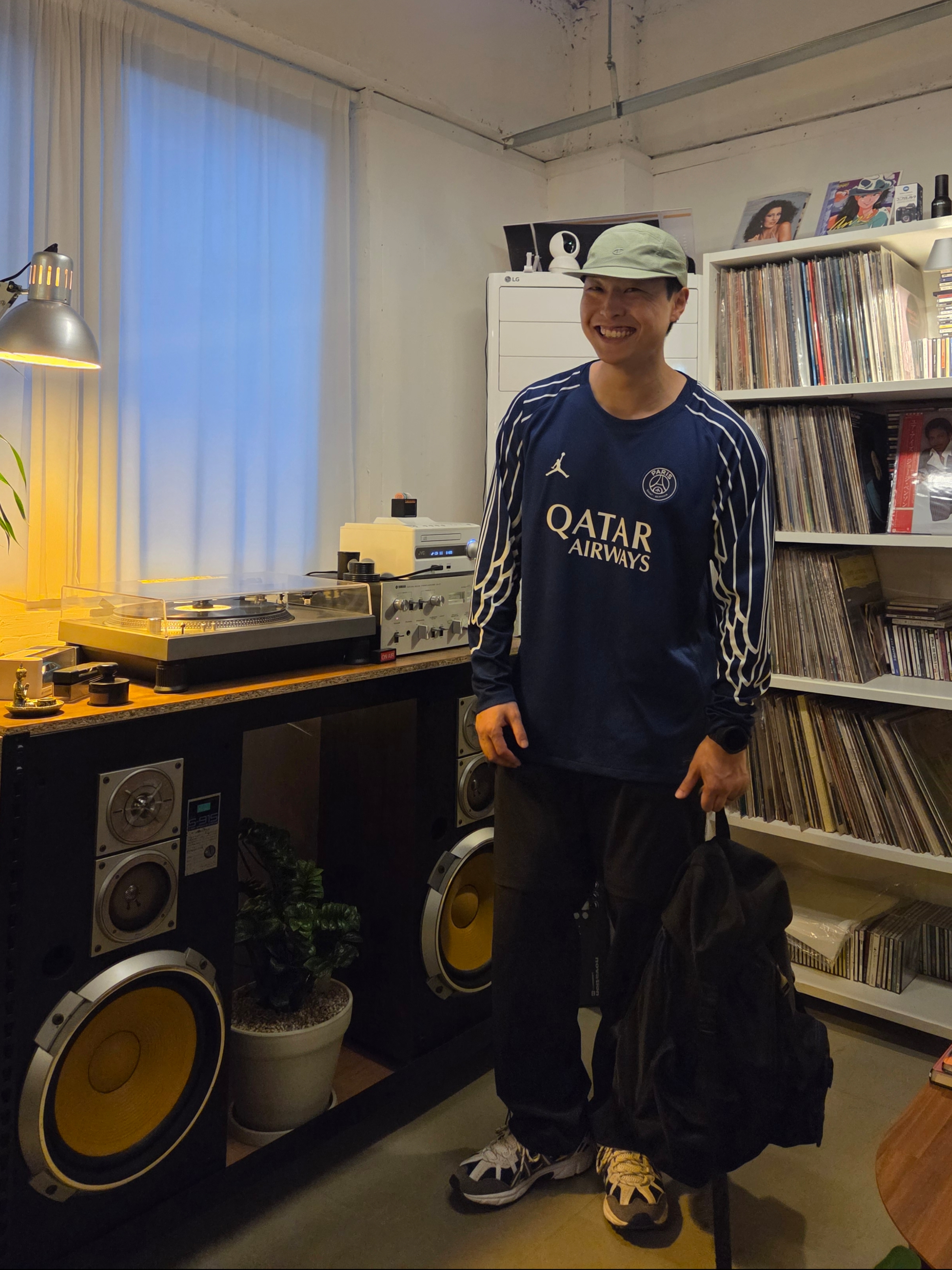 Jordan x Paris Saint-Germain 2024/25 Stadium 4th Dri-Fit Replica Long-Sleeve Jersey Blue Void Phantom (Non Marking Ver.), Ader Error x Zara Backpack Black 착용 스타일 - 2