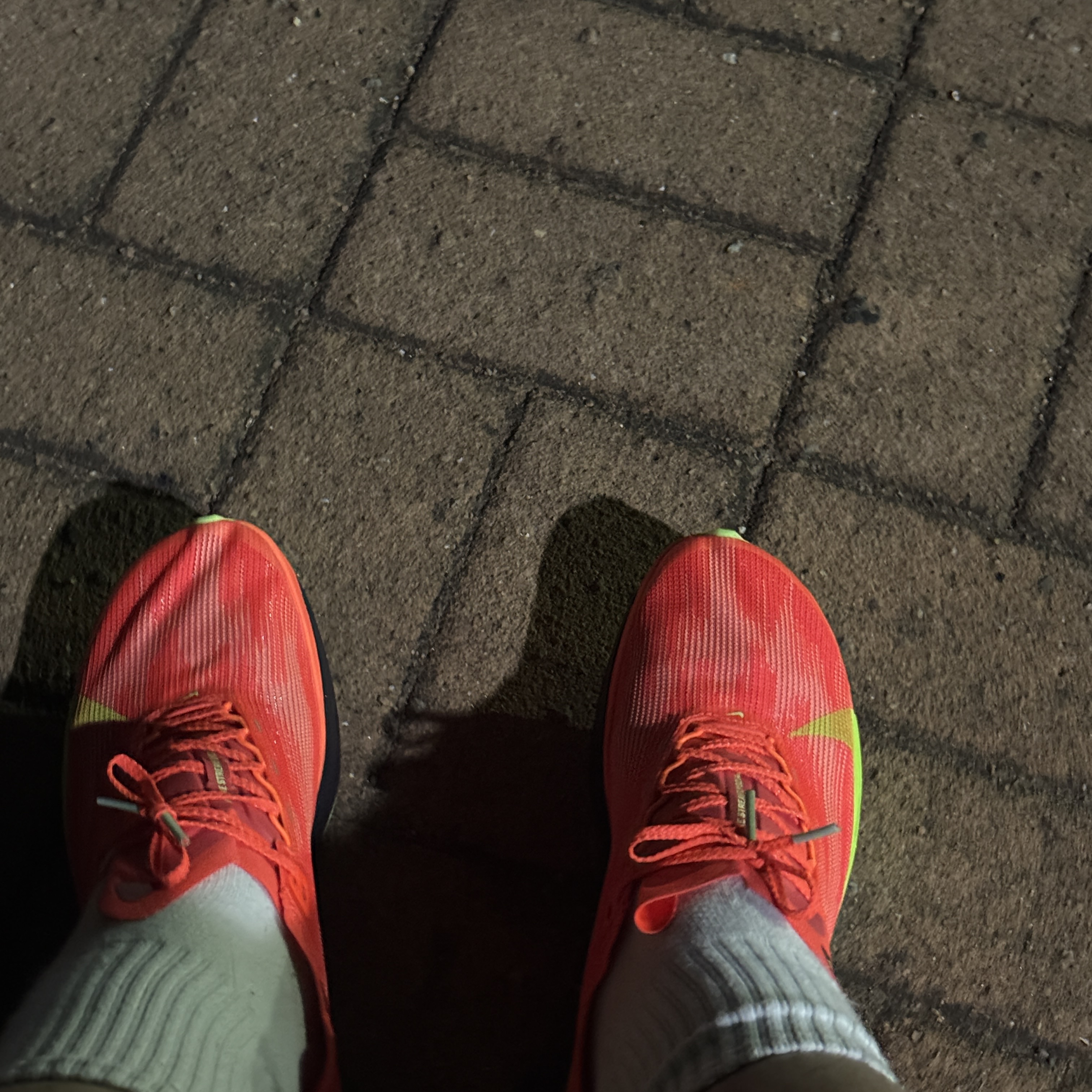 Nike ZoomX Streakfly 2 Bright Crimson Hyper Orange 착용 스타일