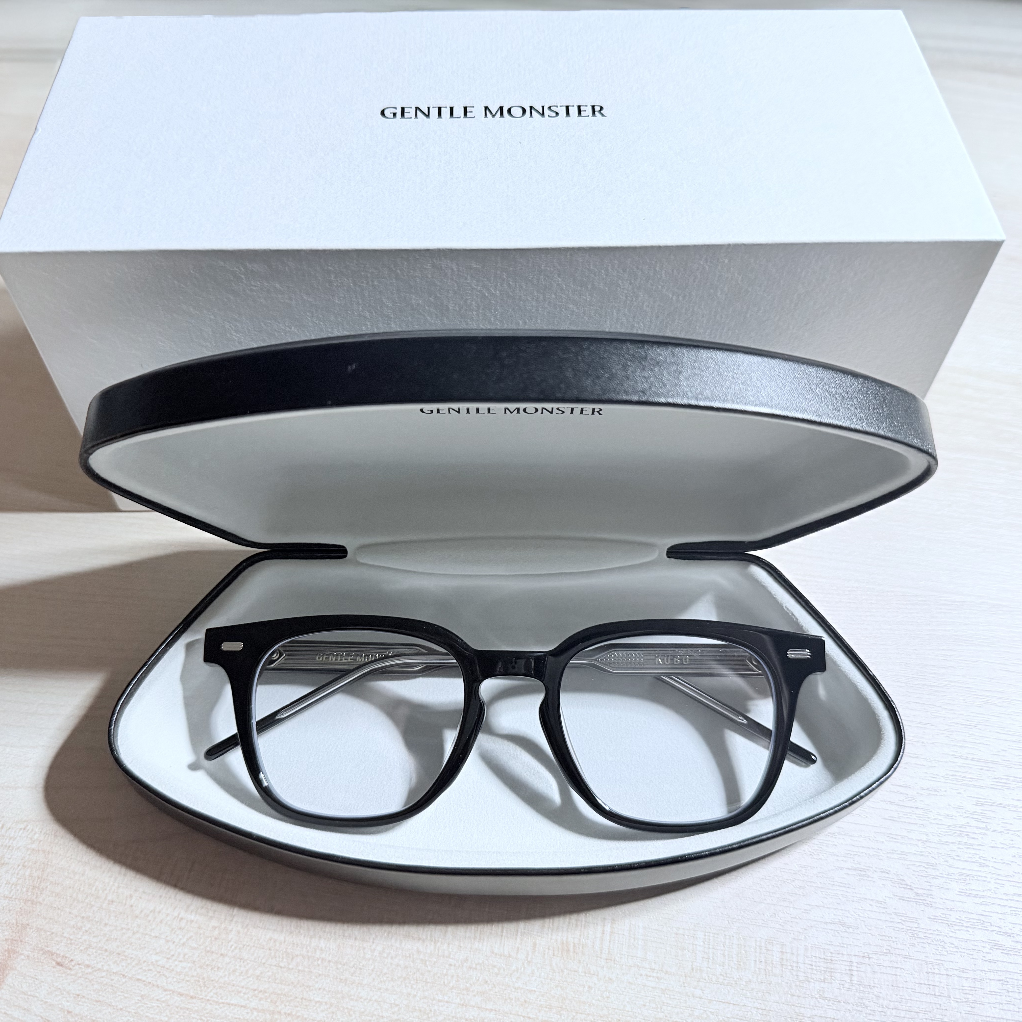 Gentle Monster Kubo 01 Black 착용 스타일
