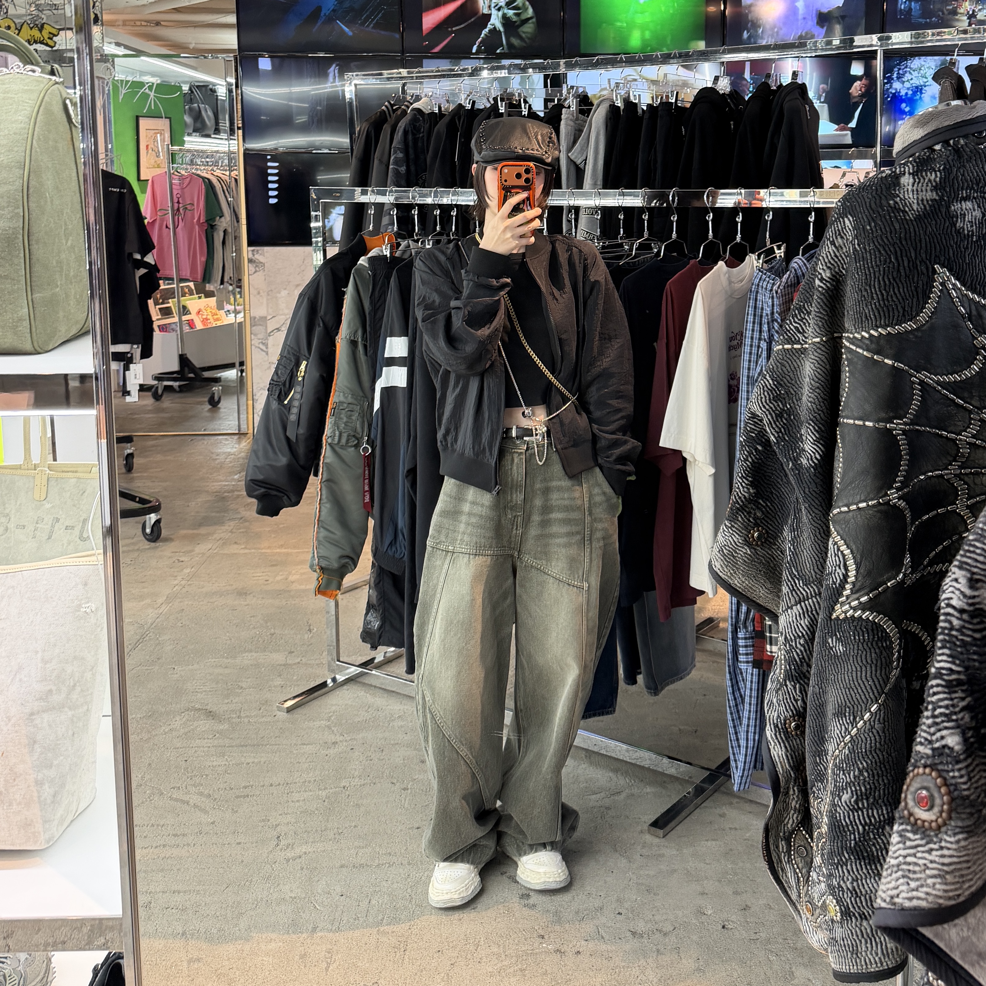 Bsrabbit Asymmetric Washed Denim Pants Olive, Bsrabbit Patch-Pocket Cotton Pants Wine 착용 스타일 - 2