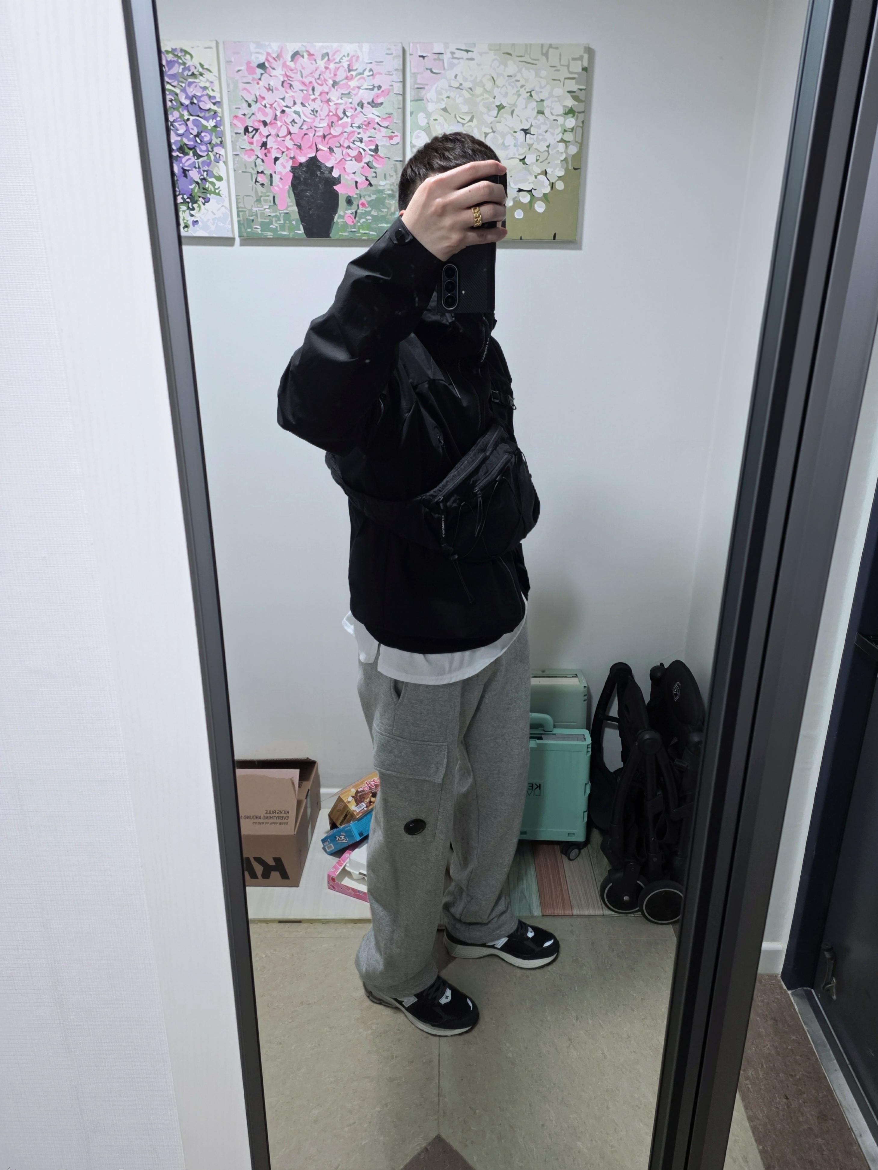 C.P. Company Pro-Tek Hooded Lens Jacket Black - 26SS, C.P. Company Nylon B Lens Cross Bag Black 착용 스타일 - 1