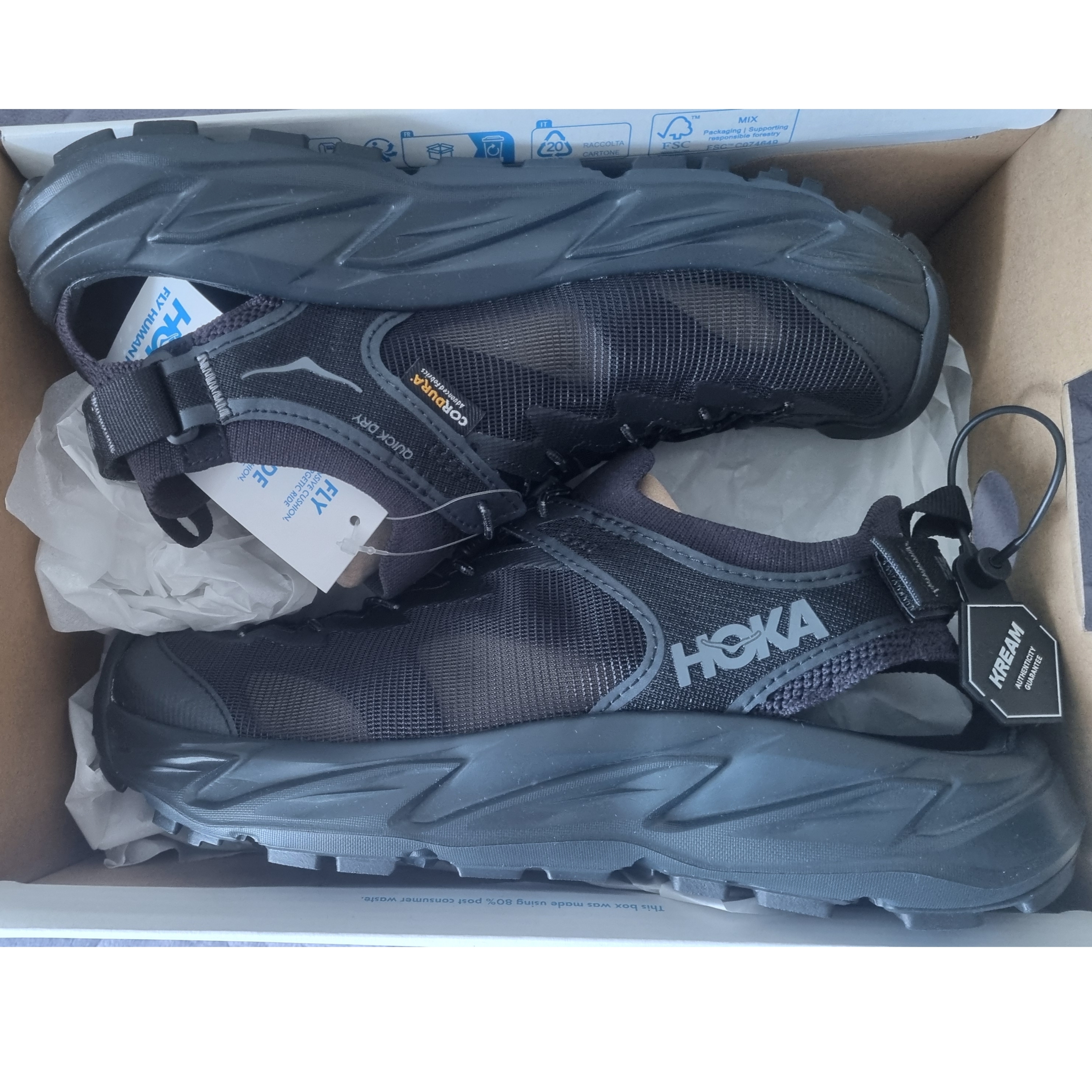 Hoka Hopara 2 Black 착용 스타일 - 1