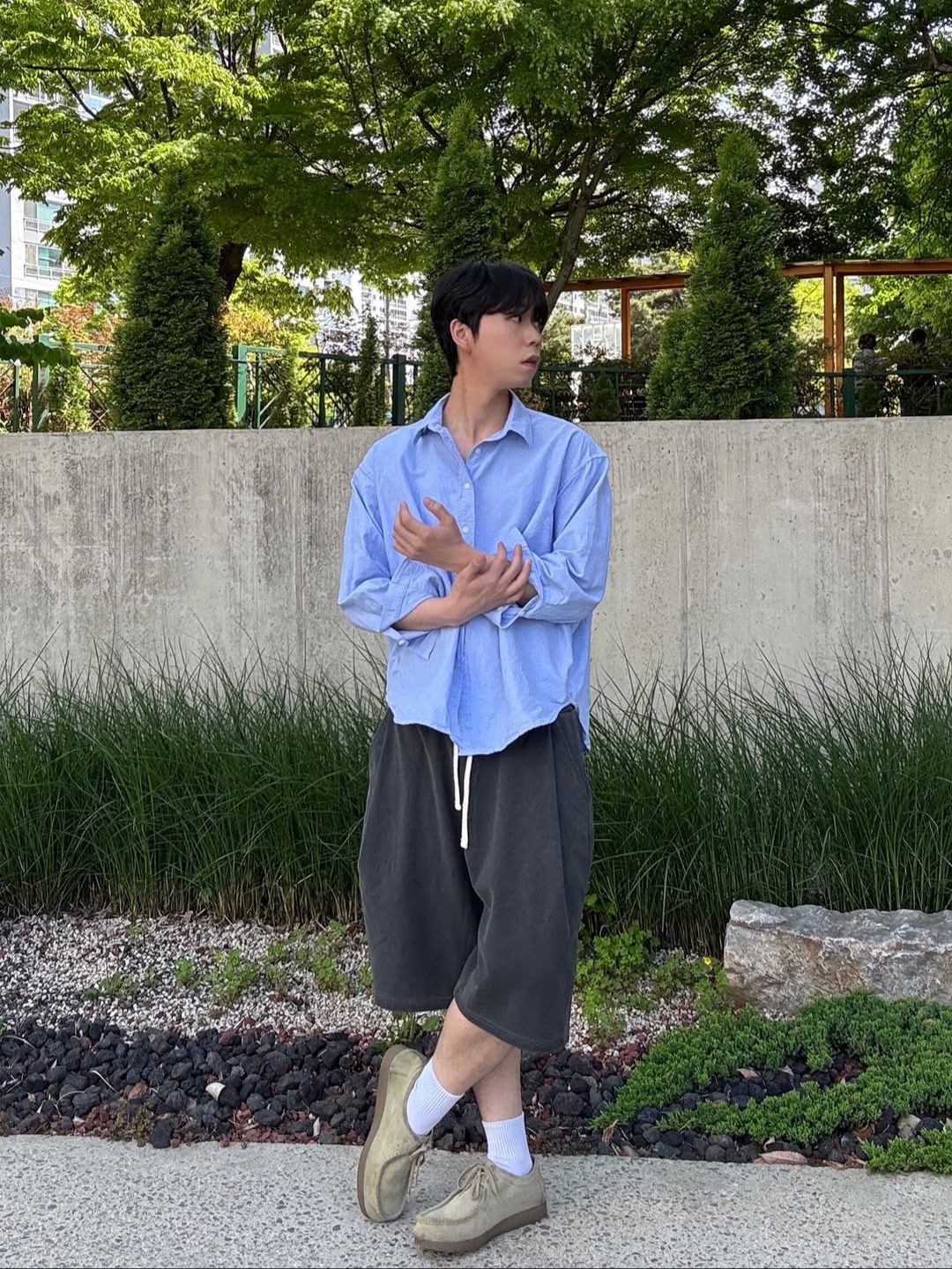 Knitted Pigment Bermuda Traning Half Pants Washing Charcoal 착용 스타일 - 2