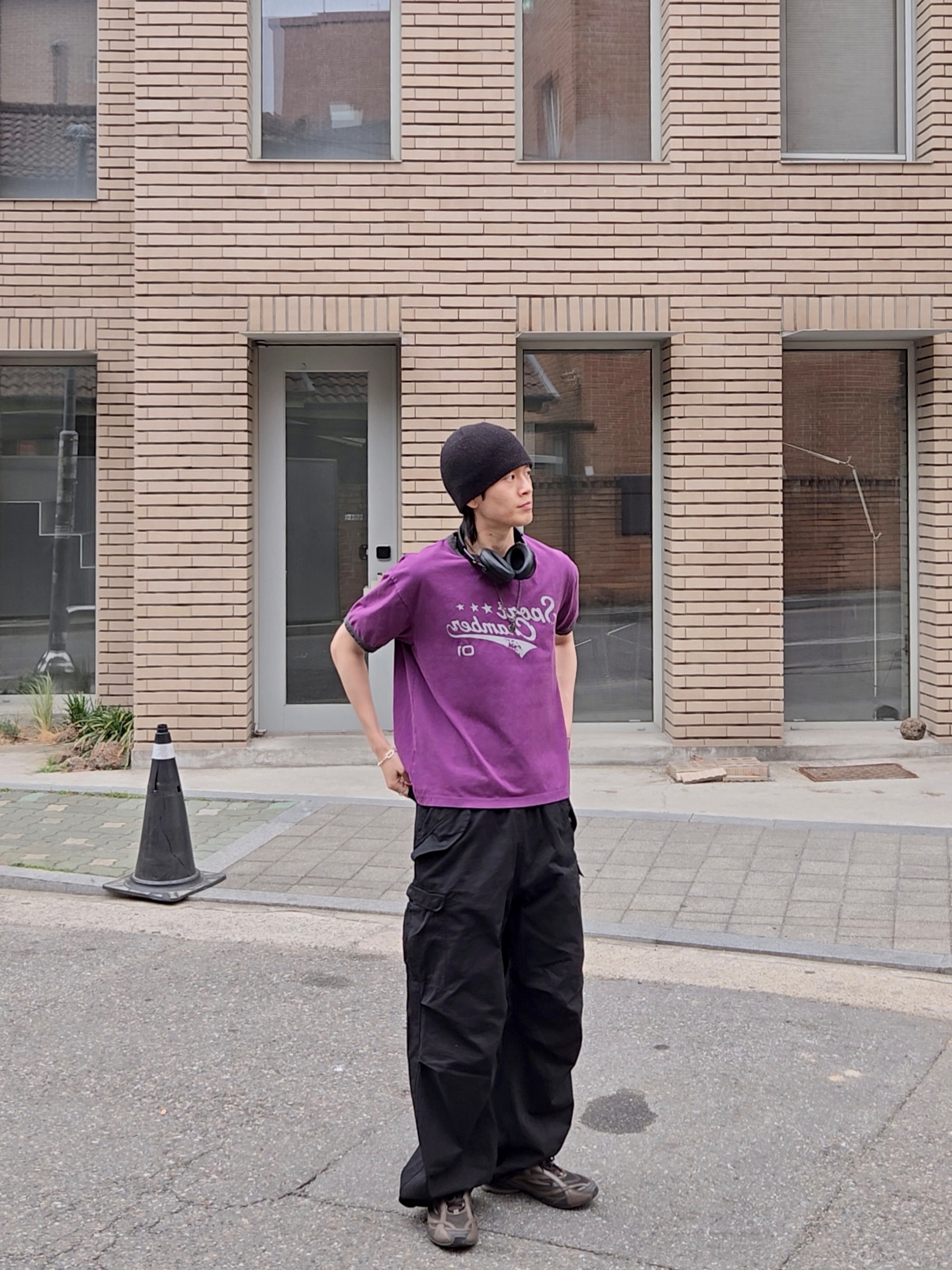 SPORT CHAMBER Active Logo T-Shirt PURPLE, Fila Flaire Brown 착용 스타일 - 2