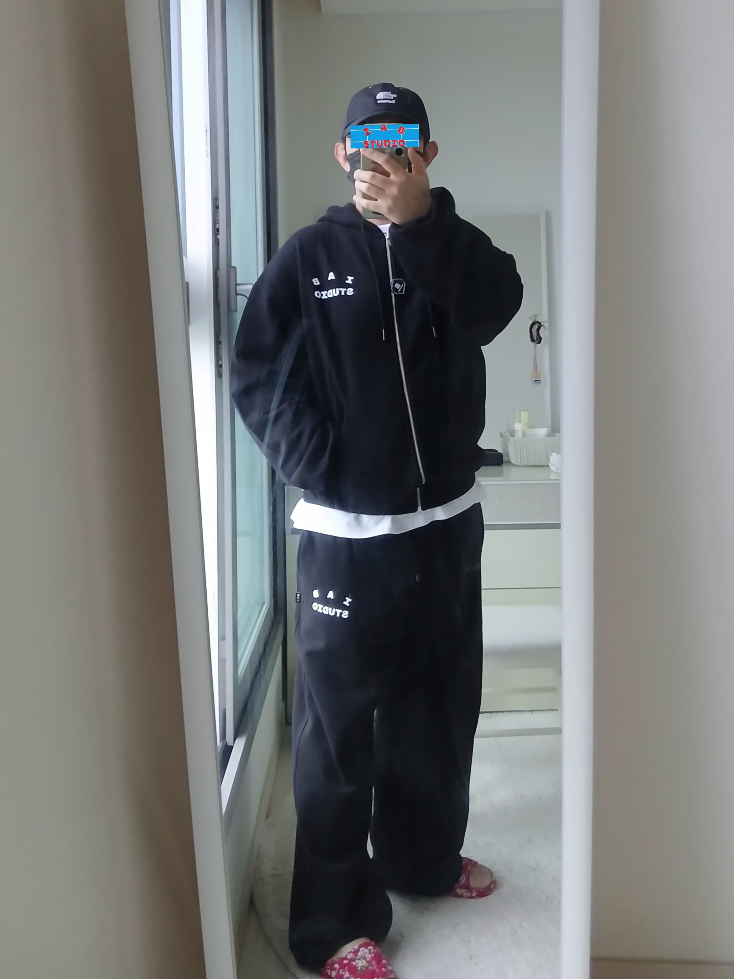 Supreme x The North Face Split 6-Panel Black - 24SS, IAB Studio IAB Sweatpants Black 착용 스타일 - 9