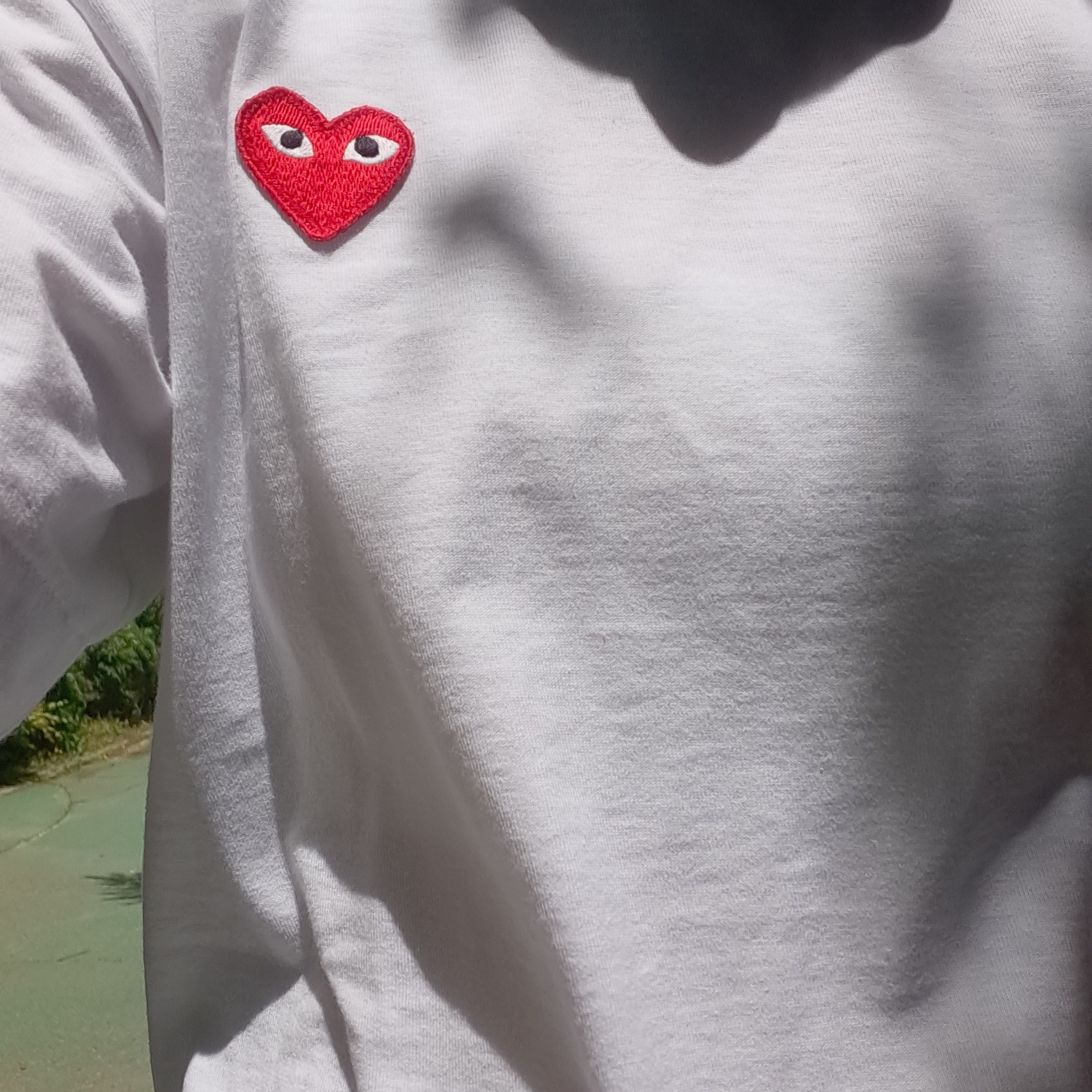 Play Comme des Garcons Red Heart T-Shirt White 착용 스타일