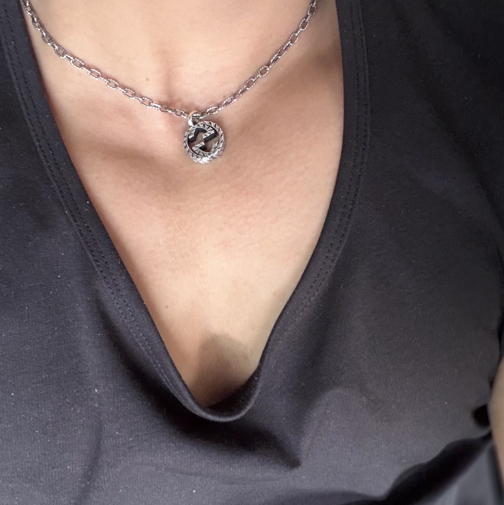 Gucci Interlocking G Pendant Necklace Silver, Tom Ford Oud Wood Eau De Parfum 100ml 착용 스타일 - 3