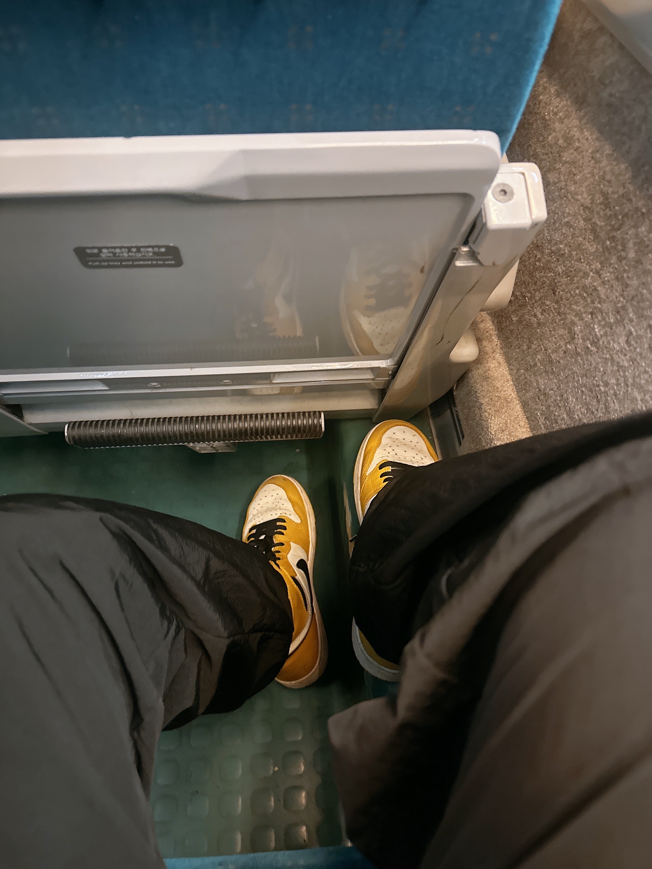 Jordan 1 Retro High OG Yellow Ochre 착용 스타일