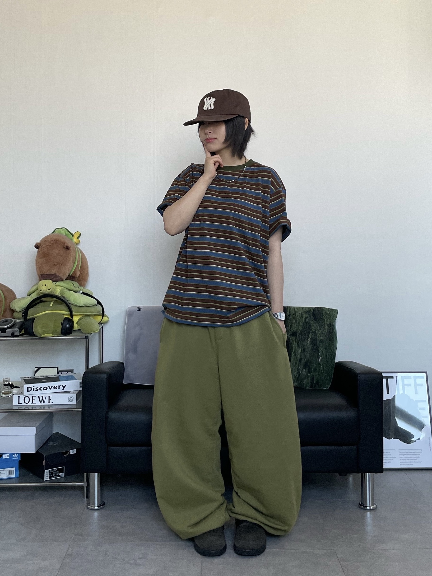 Farfromwhat Far Patch Logo Cap Brown 착용 스타일 - 3