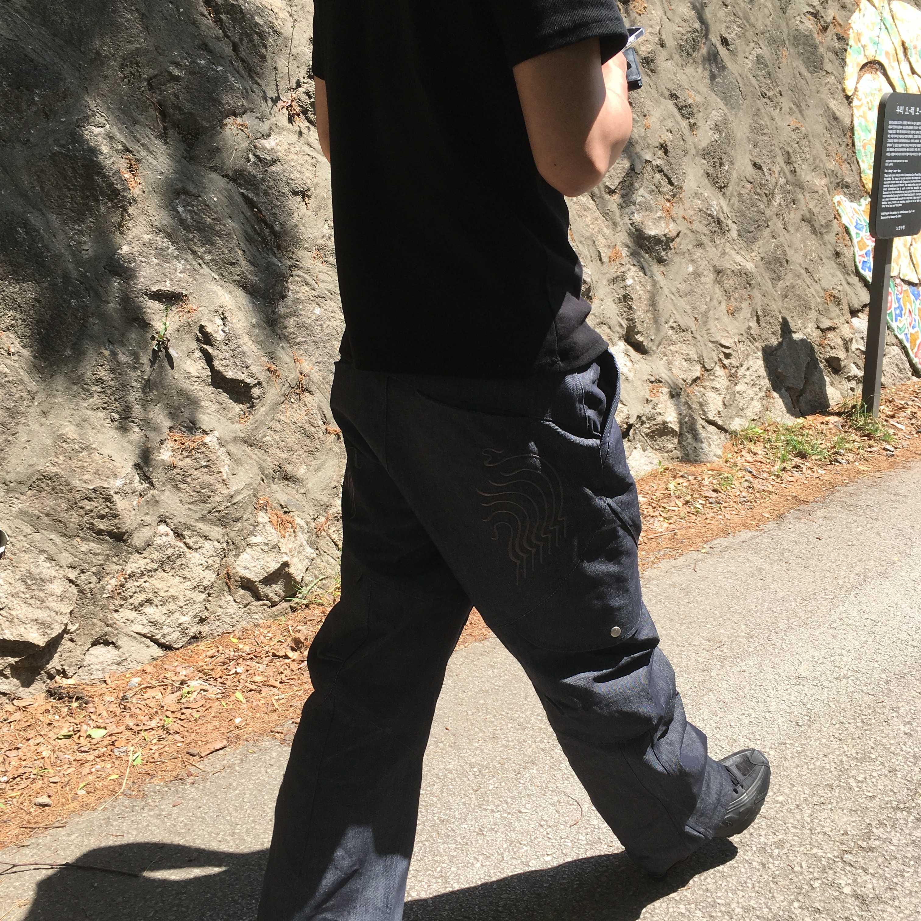 IGNOTA Core:14 Shell Cargo Pants Indigo, Nike Shox R4 Black Bright Crimson 착용 스타일 - 1