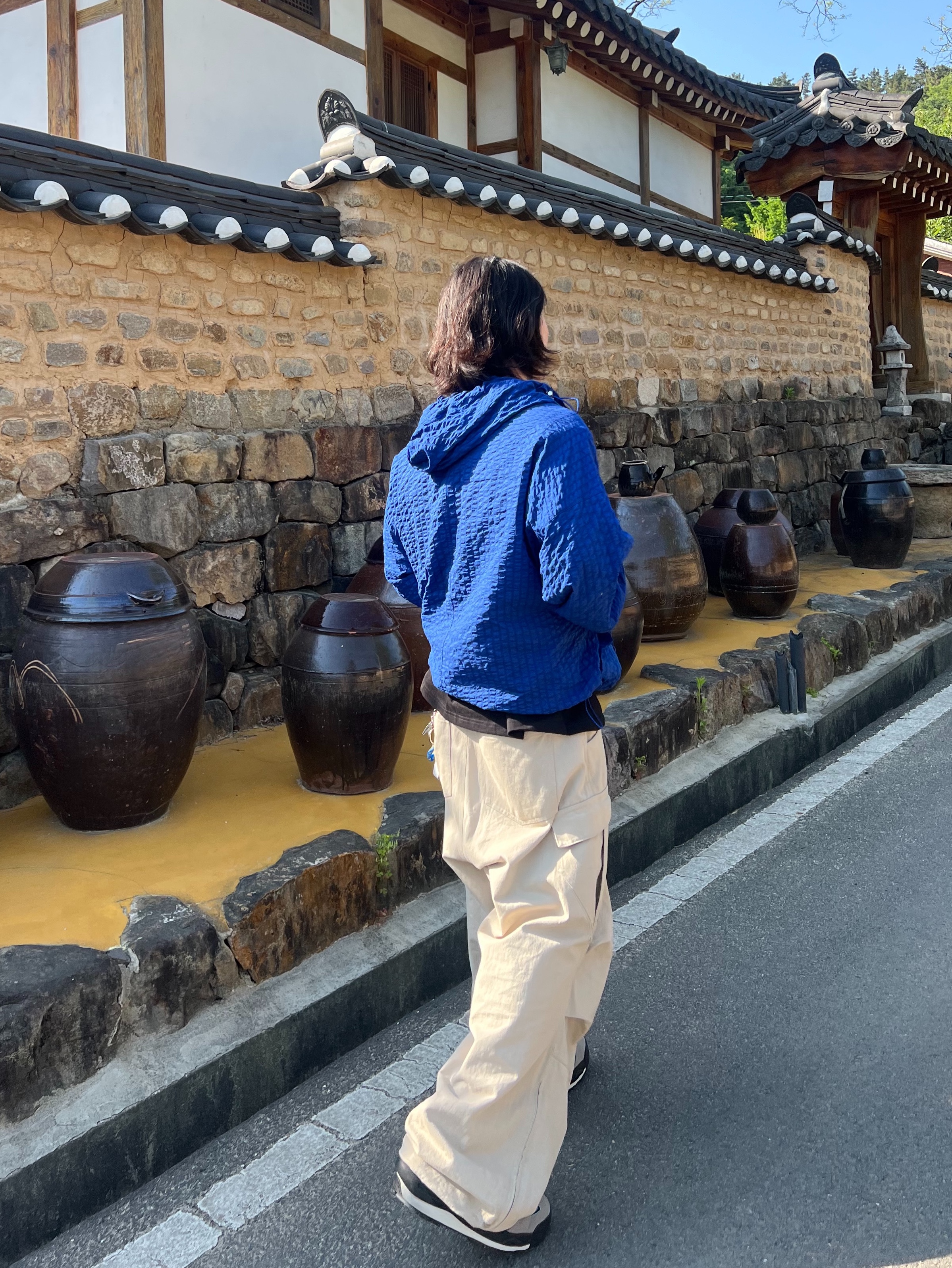 Nonnod Side Zip Cargo Pants Beige, Nike x Sacai Magmascape SP Varsity Royal 착용 스타일 - 6