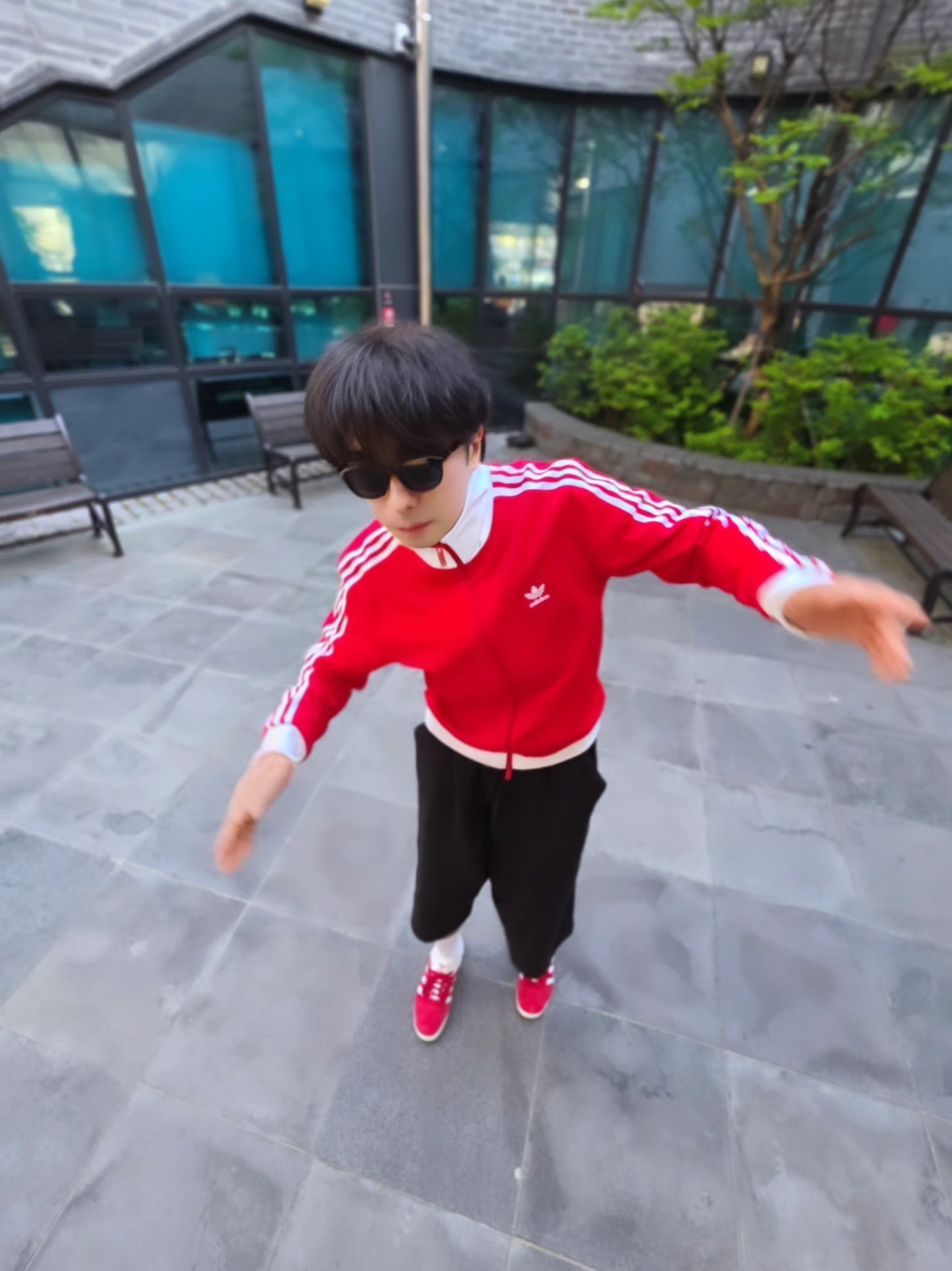 Adidas Adicolor Classic Beckenbauer Track Top Better Scarlet White - US Sizing, Adidas Adicolor Classic Beckenbauer Track Top Better Scarlet White - KR Sizing 착용 스타일 - 3