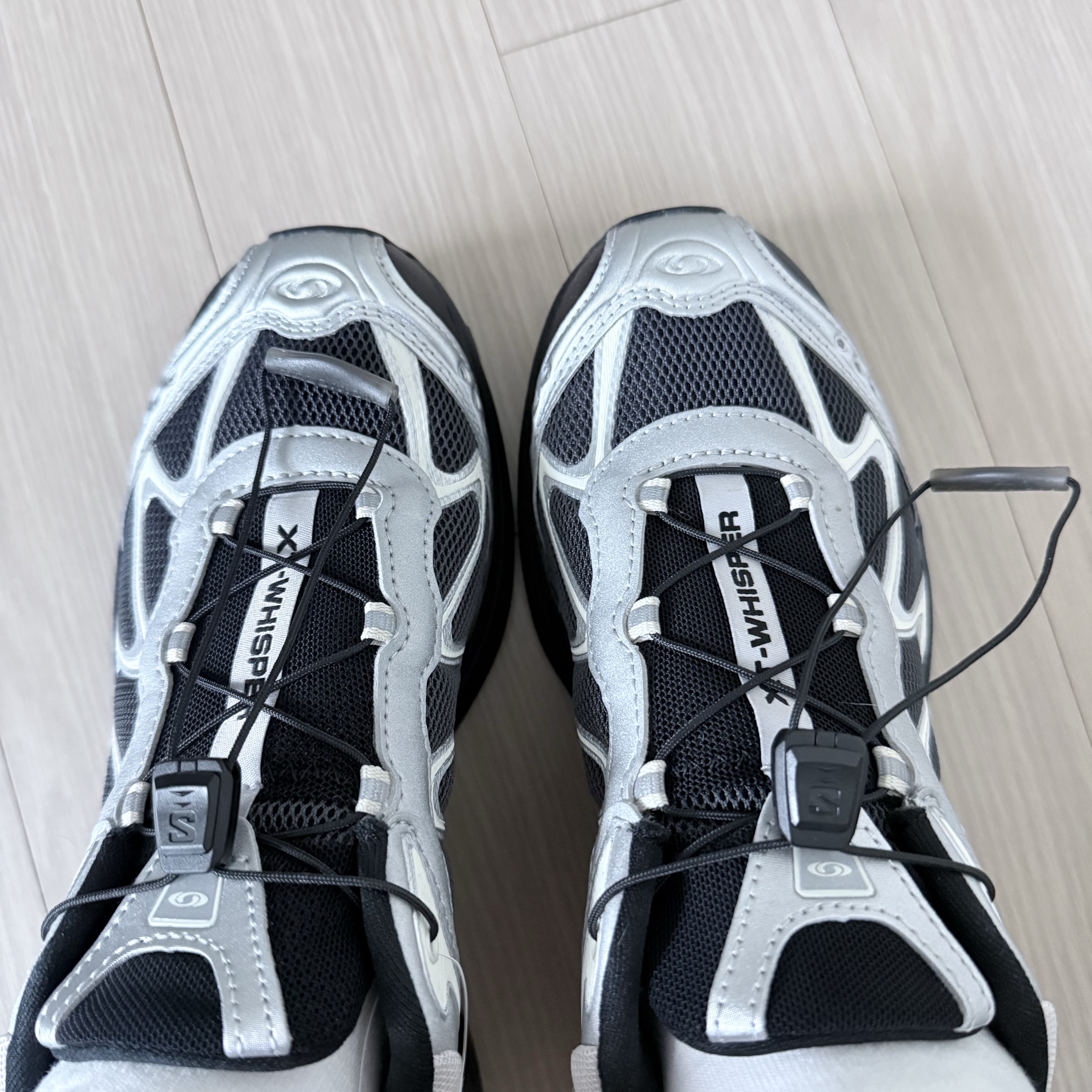 Salomon XT-Whisper Black Silver Vanilla Ice 착용 스타일