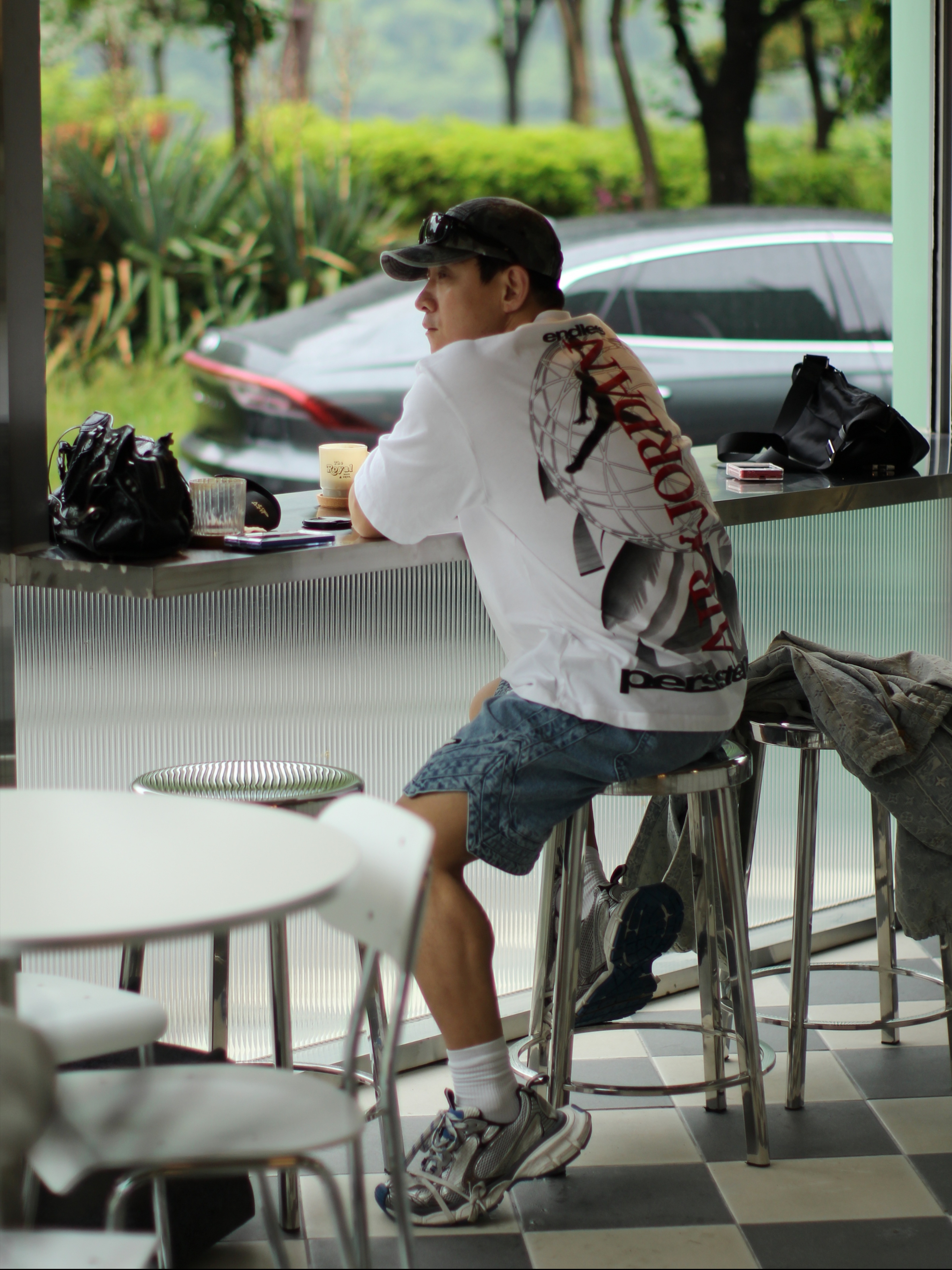 Supreme Overdyed Camp Cap Woodland Camo - 26SS, Jordan Seoul T-Shirt White Varsity Red (IB9106-100) 착용 스타일 - 1