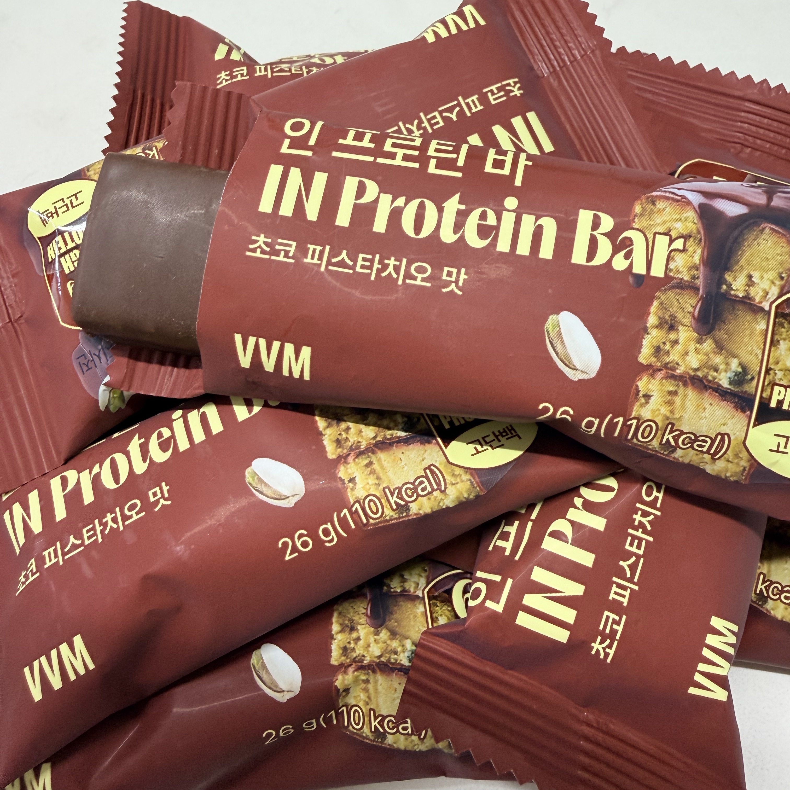 [KREAM 단독] RWR x MEHR Ringer T-Shirt Cream, [KREAM 단독] VVM IN Protein Bar 26g * 10ea 1box 착용 스타일 - 2
