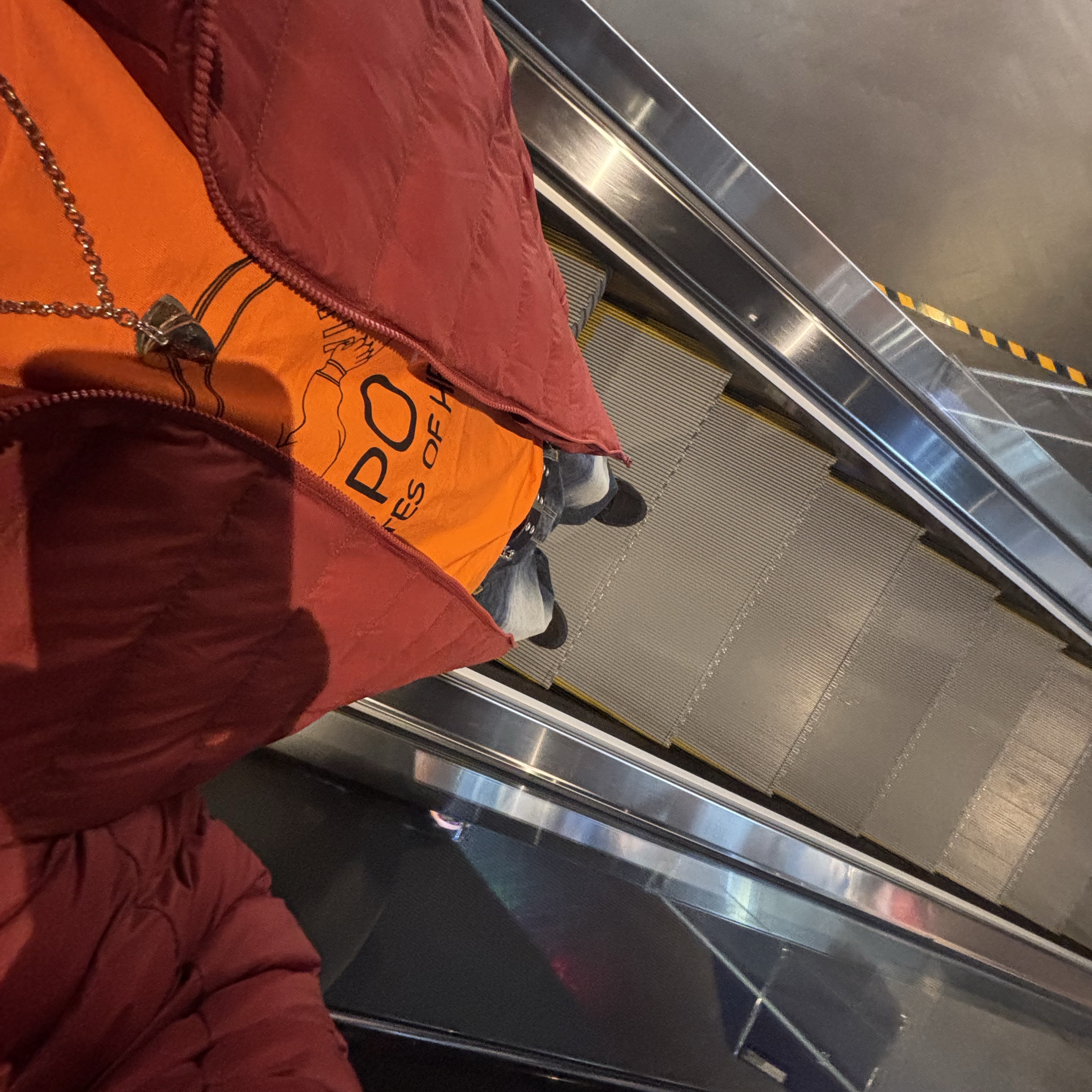 Timberland Authentic 3-Eye Classic Lug Burgundy -Wide, Uniqlo UT x One Piece Graphic T-Shirt Orange - KR 착용 스타일 - 2