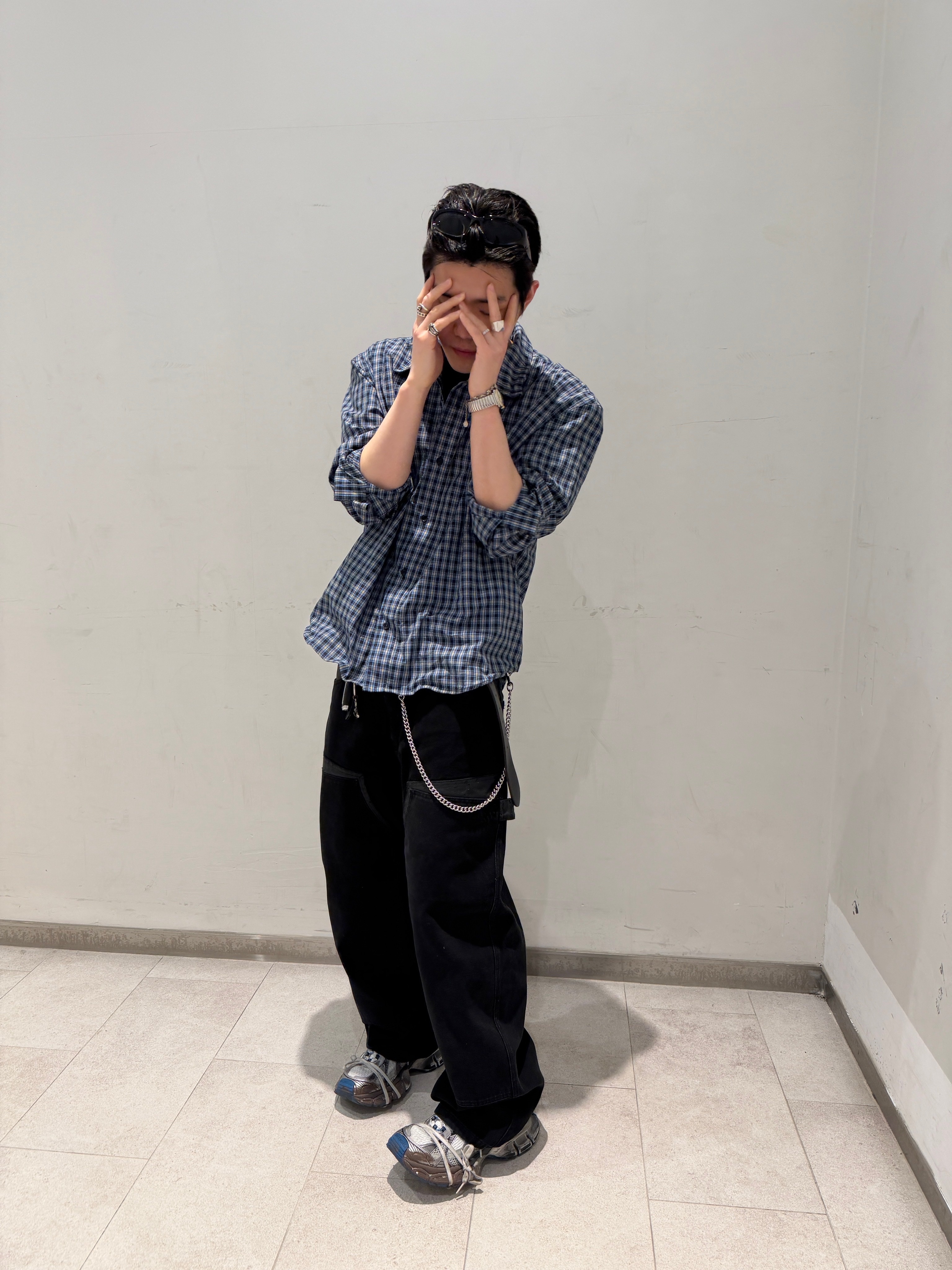 Nonnod Wire Shirt Blue, Nonnod Patina Double Knee Pants Faded Black 착용 스타일 - 2