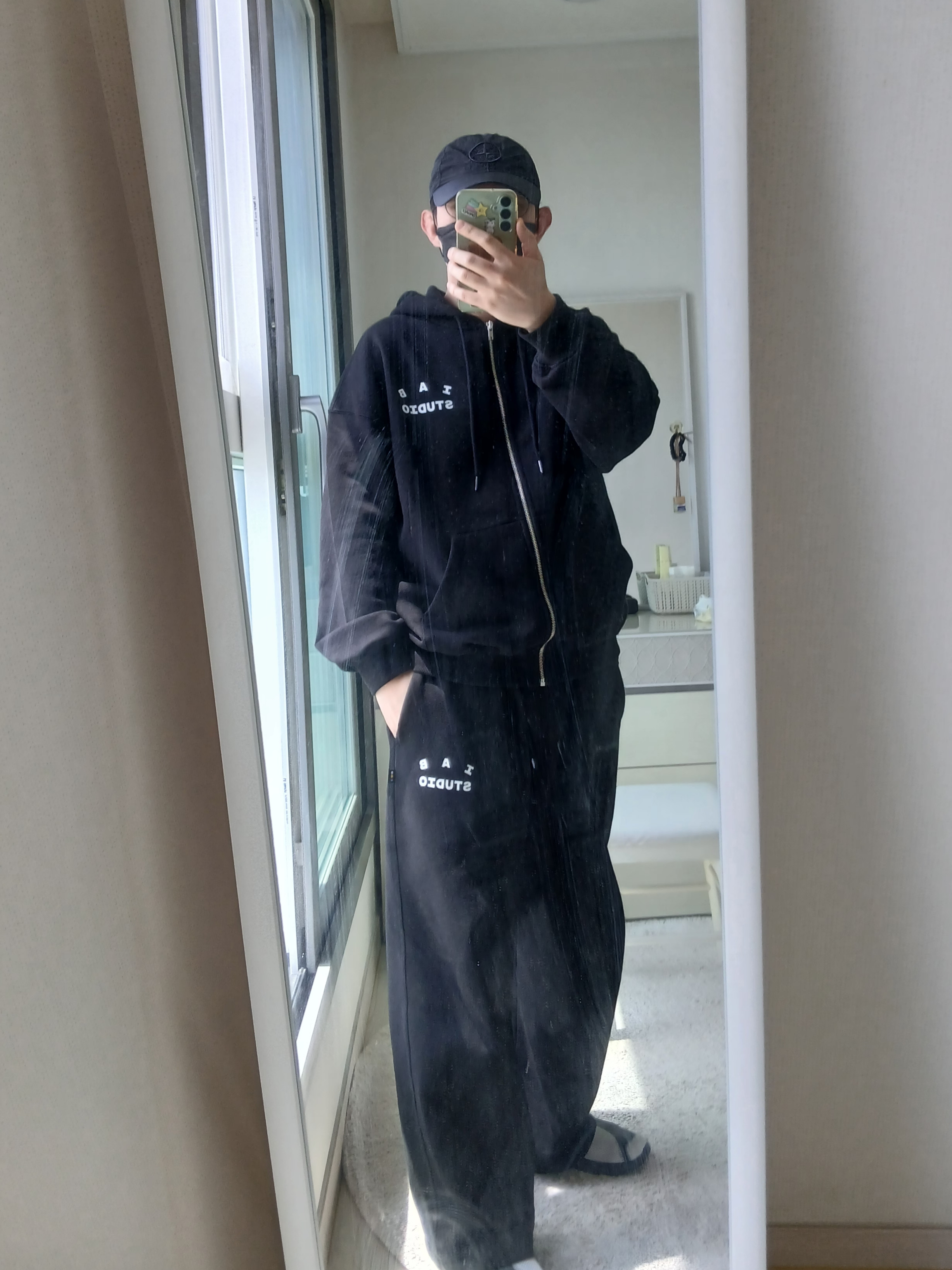 Supreme x The North Face Split 6-Panel Black - 24SS, IAB Studio IAB Sweatpants Black 착용 스타일 - 5