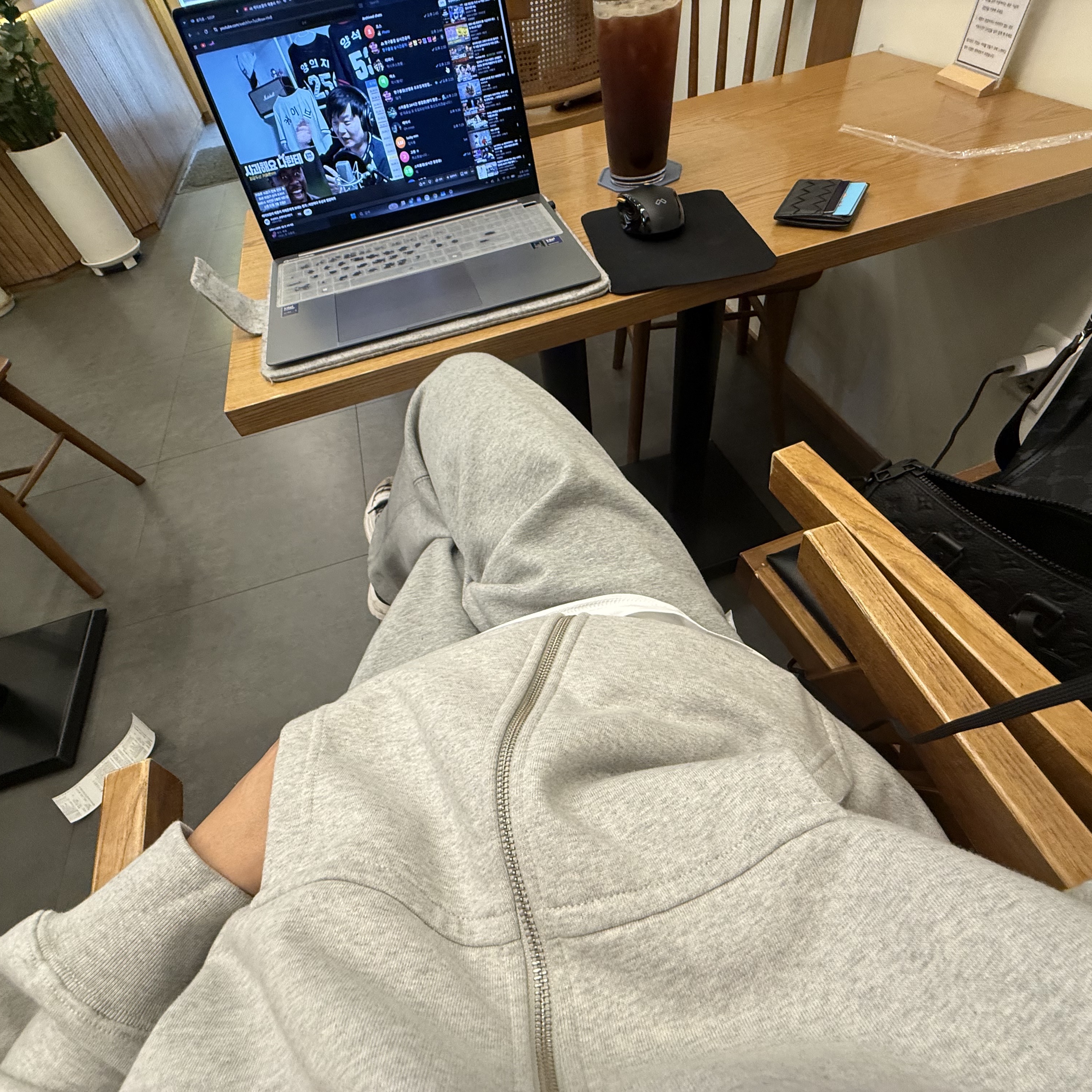 Nike x Stussy Full Zip Fleece Hoodie Grey Heather (FJ9181-050) 착용 스타일