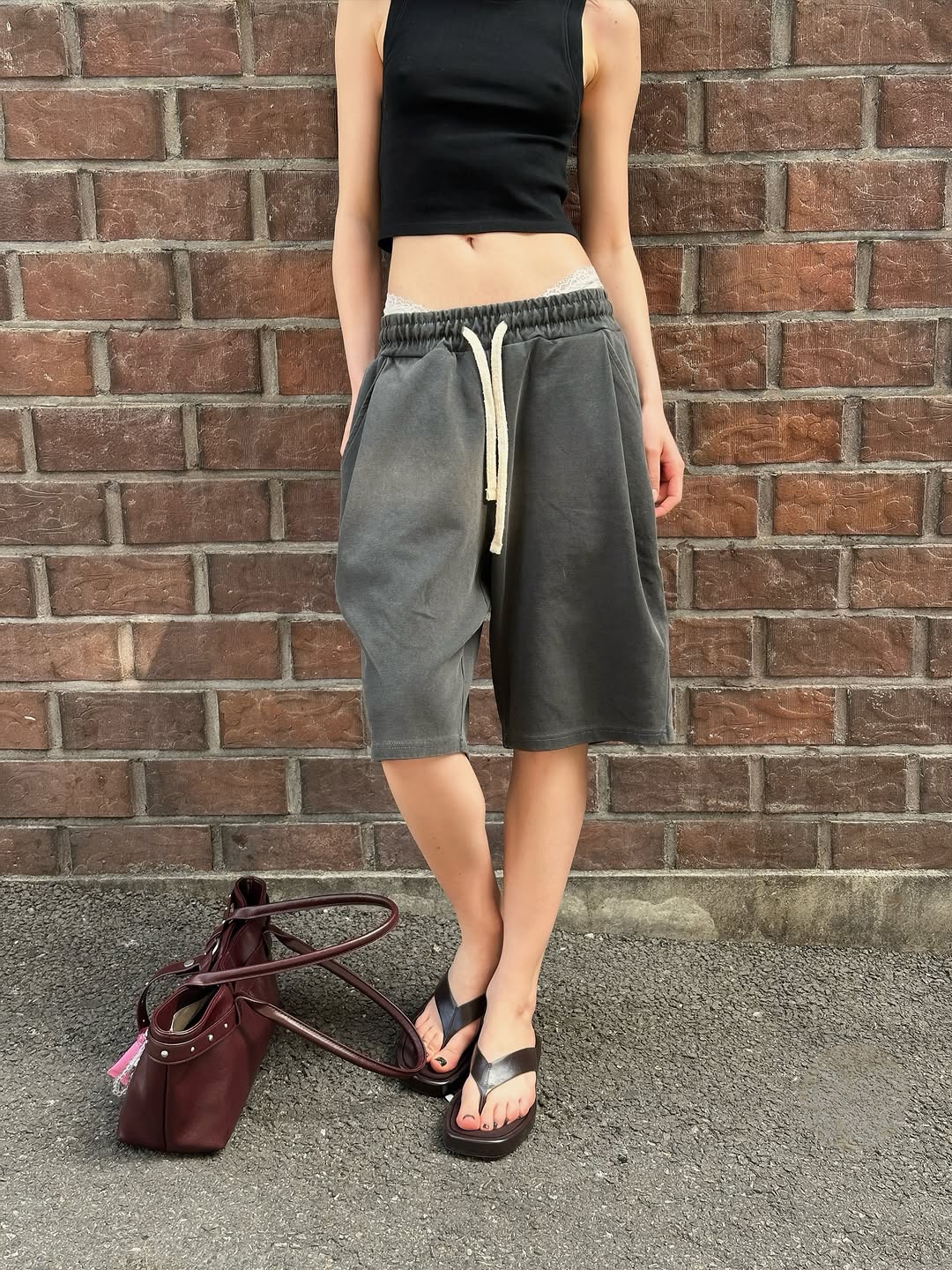 Knitted Pigment Bermuda Traning Half Pants Washing Charcoal 착용 스타일 - 3