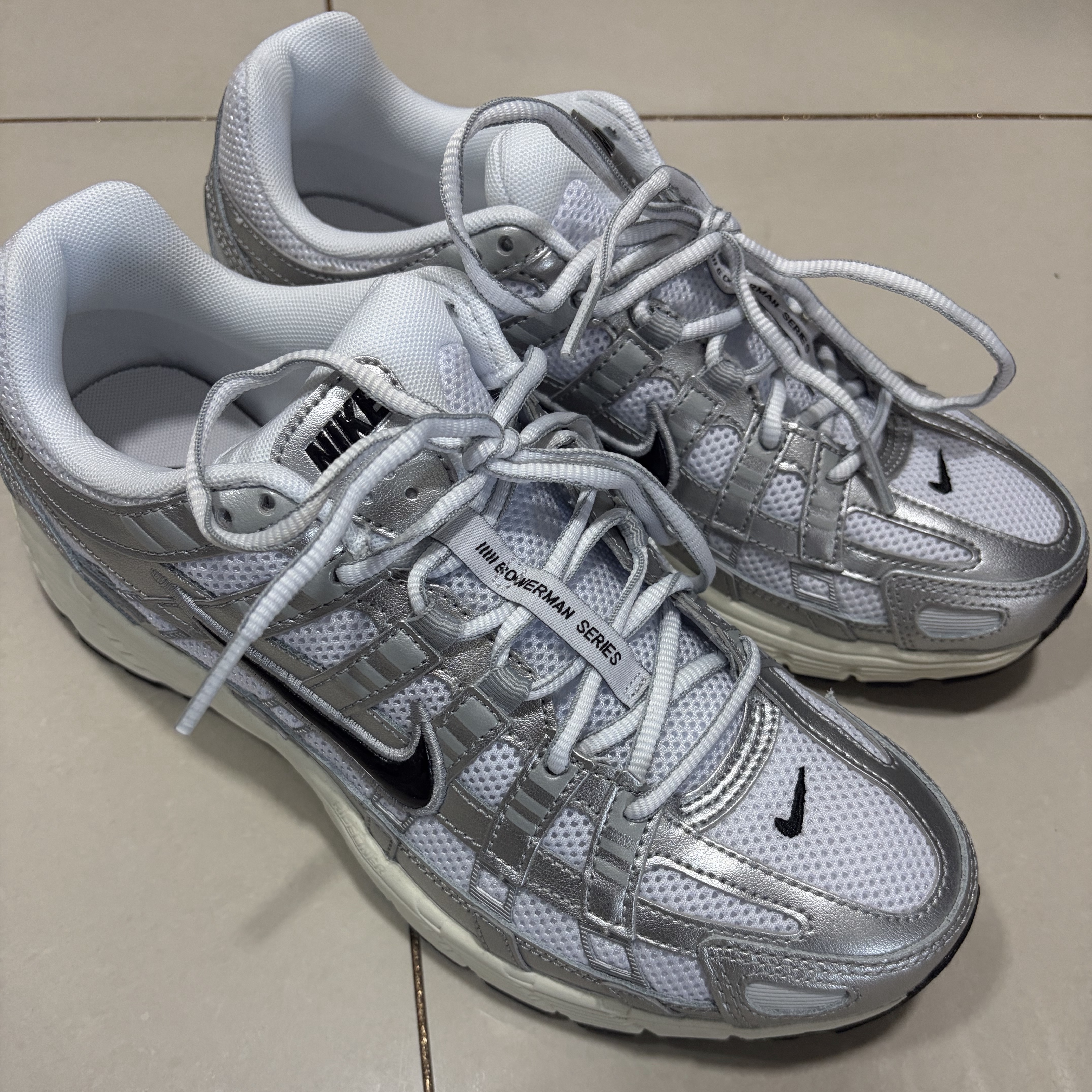 Nike P-6000 White Metallic Silver 착용 스타일