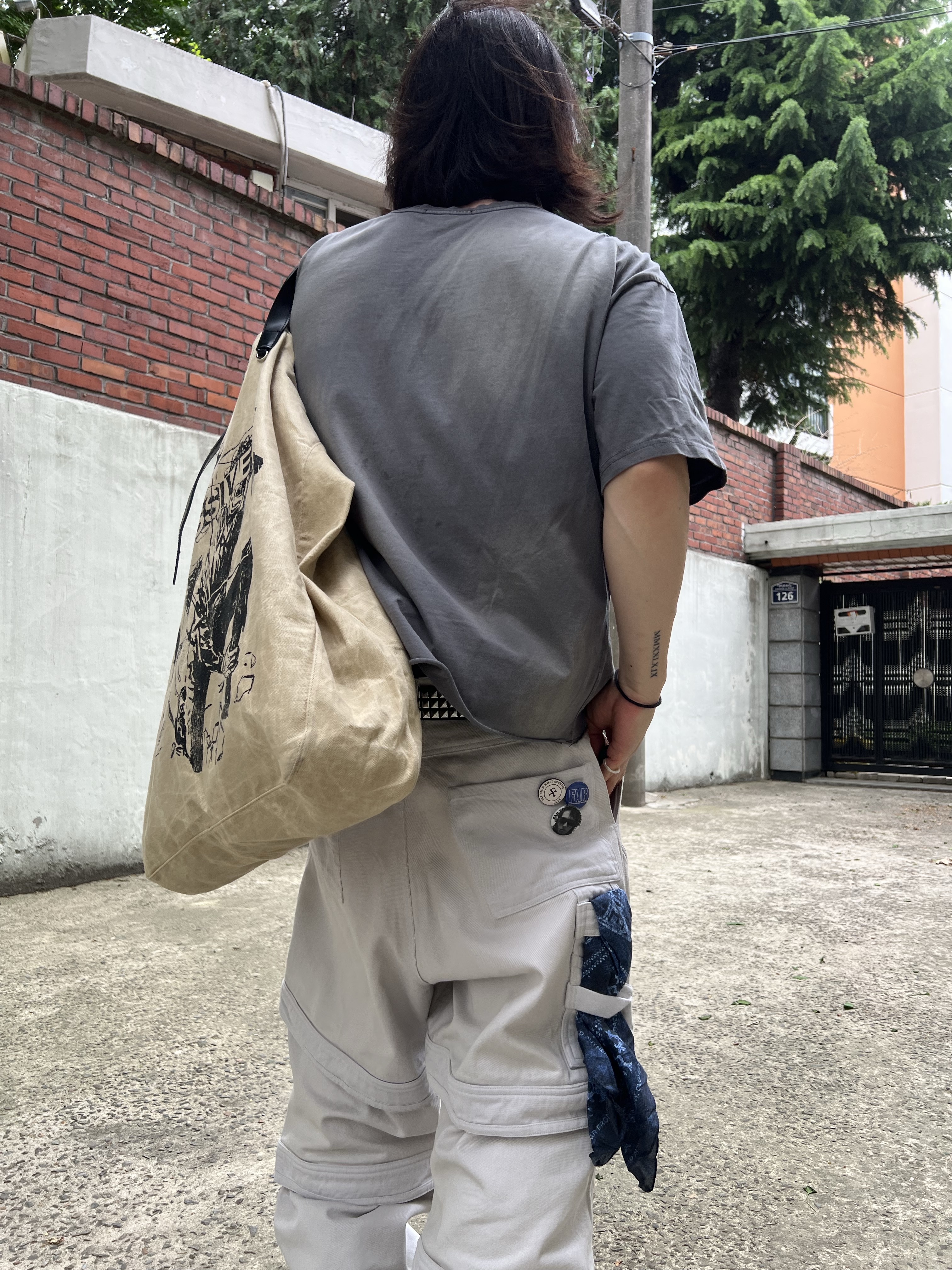 Gentle Monster Paranoyd 02 Silver Clear, Farfromwhat Far Layered Work Pants White 착용 스타일 - 8