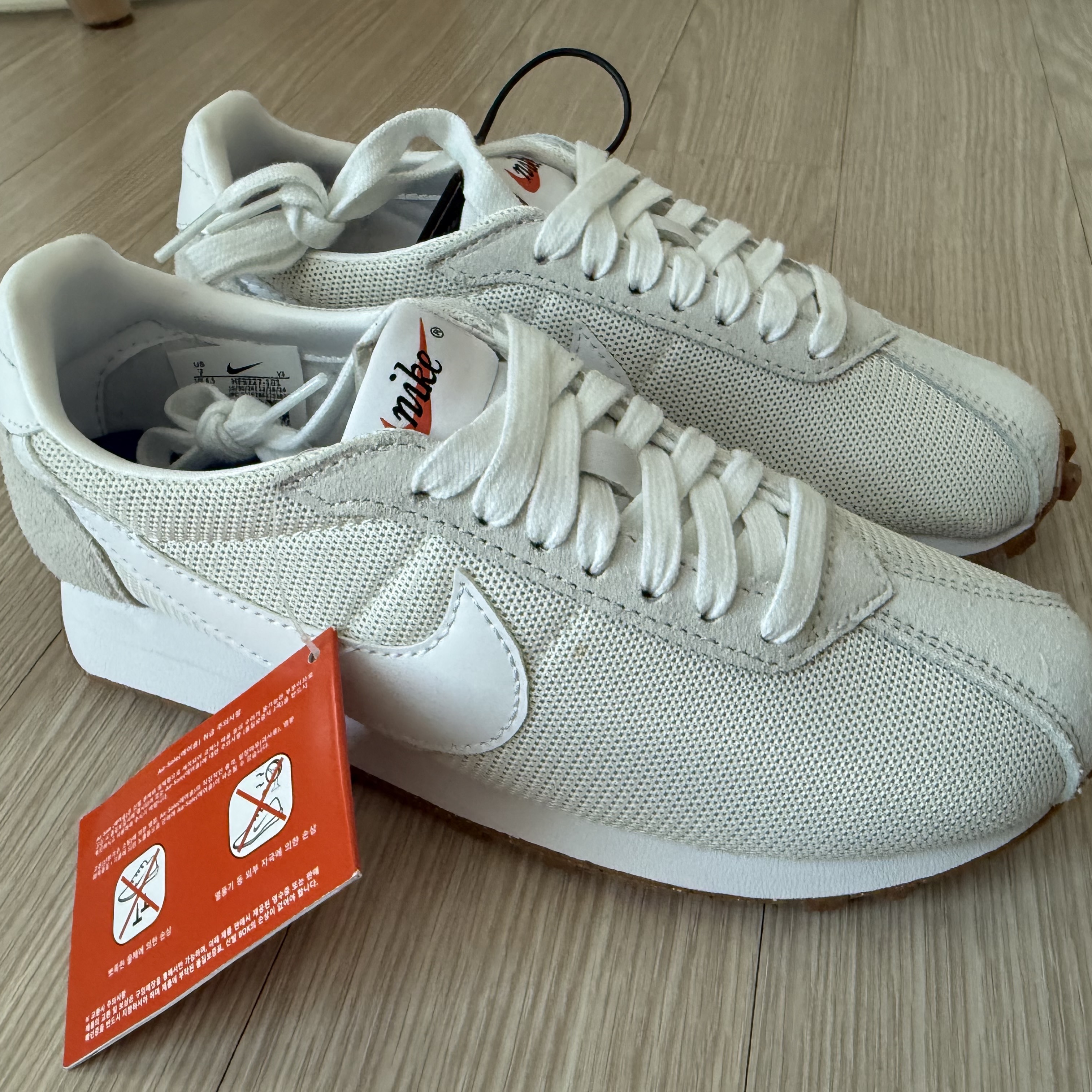 (W) Nike LD-1000 Summit White Sail 착용 스타일 - 1