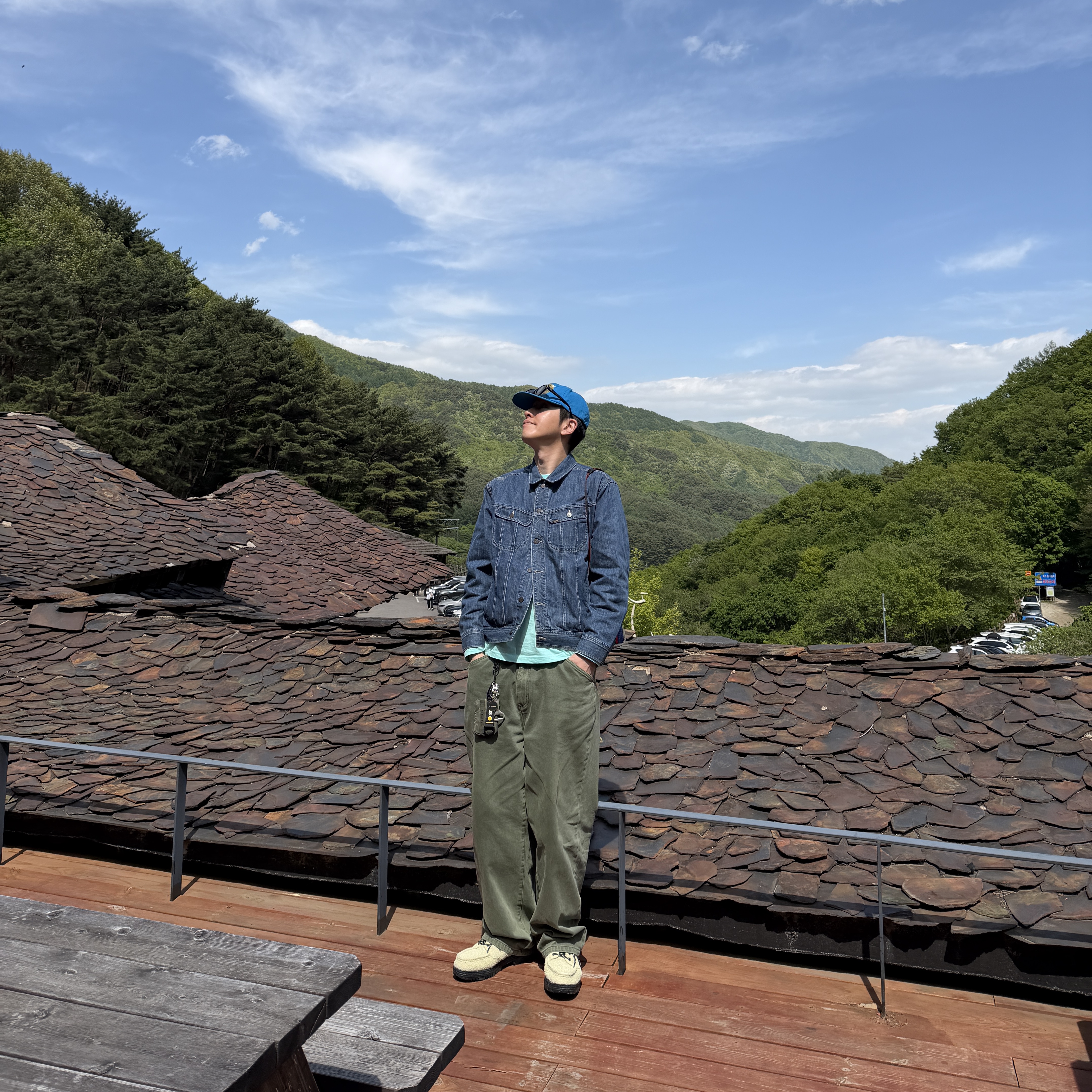 Timberland Heritage Gore-Tex Moc Toe Mid Boots Light Green Suede - Wide, Ray-Ban RB4457D Bio-Based Polished Black Frame Grey Gradient Lense Low Bridge Fit 착용 스타일 - 1