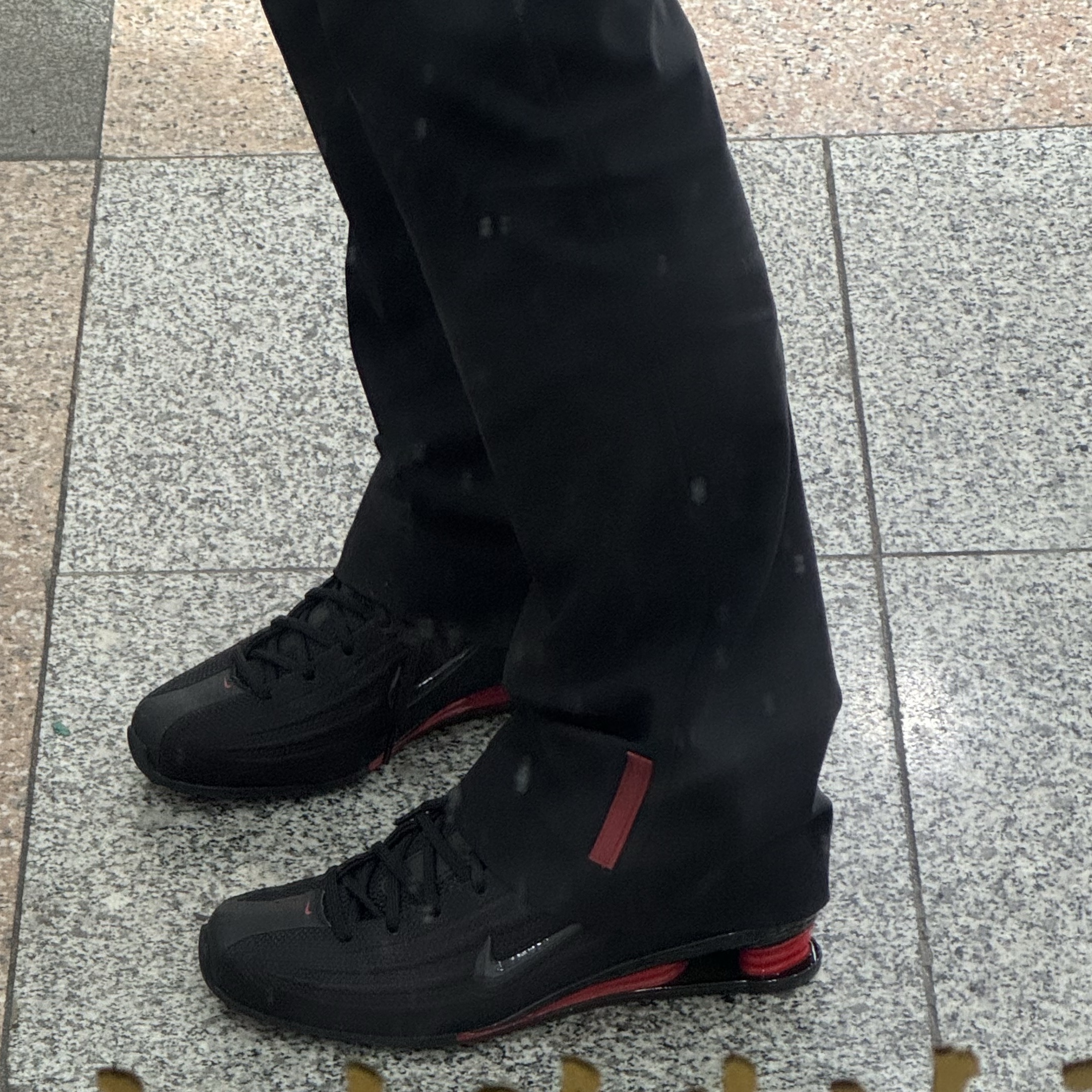 (W) Nike Shox Z Black University Red 착용 스타일
