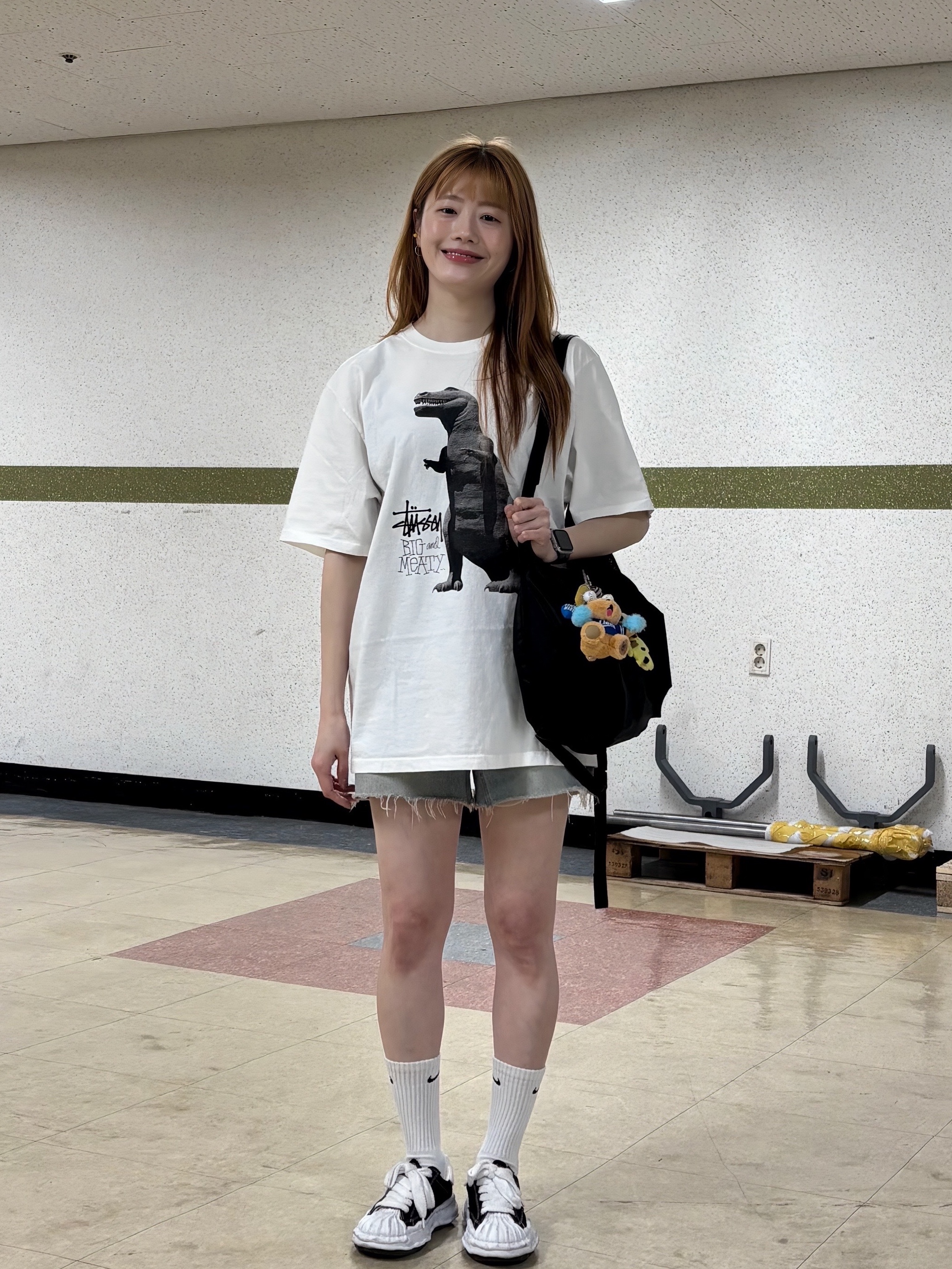 Stussy Big & Meaty Pigment Dyed T-Shirt Natural, Maison Mihara Yasuhiro Blakey OG Sole Canvas Low-top Sneakers Black White 착용 스타일 - 2